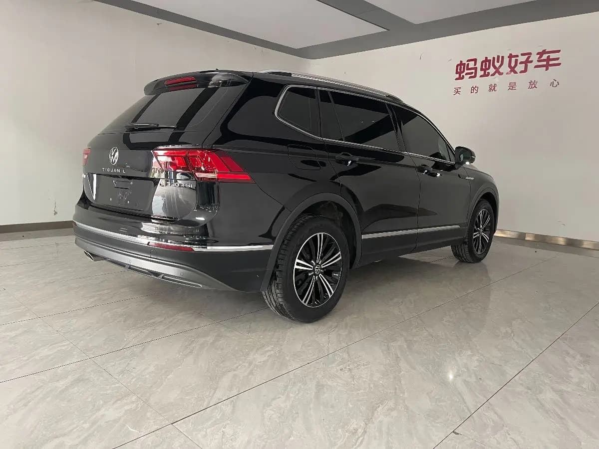 Volkswagen Tiguan L 2021 г. 67080 км. — фото 4