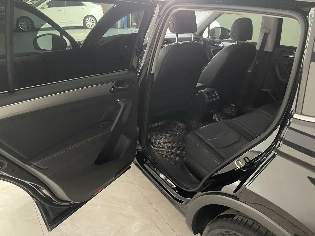Volkswagen Tiguan L 2021 г. 67080 км. — фото 6