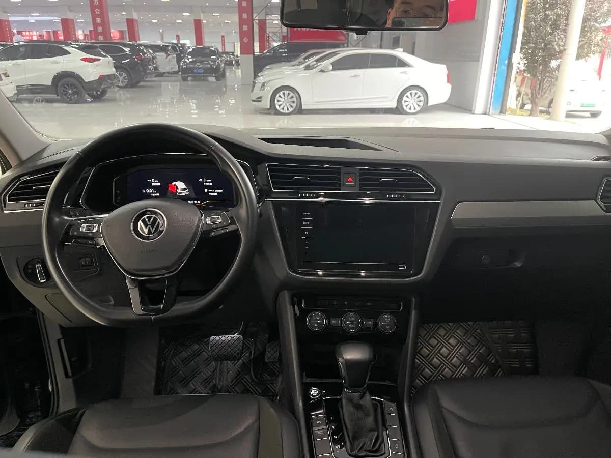 Volkswagen Tiguan L 2021 г. 67080 км. — фото 7