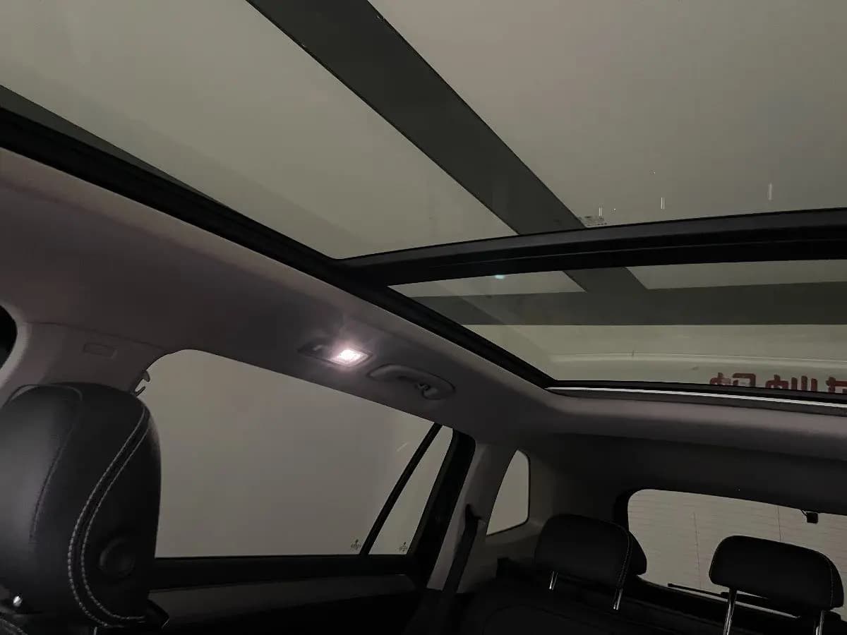 Volkswagen Tiguan L 2021 г. 67080 км. — фото 10