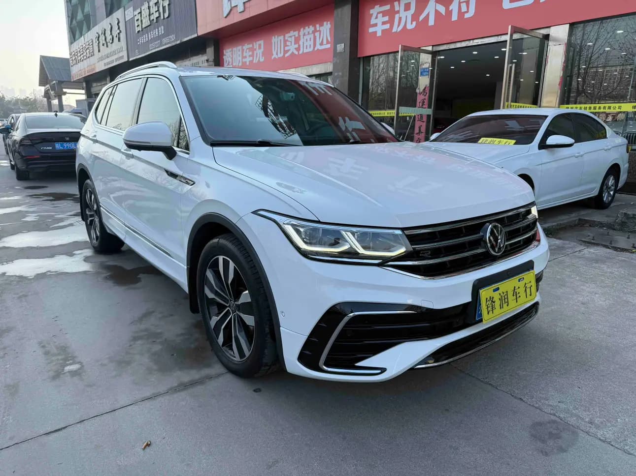 Volkswagen Tiguan L 2022 г. 51082 км. — фото 3