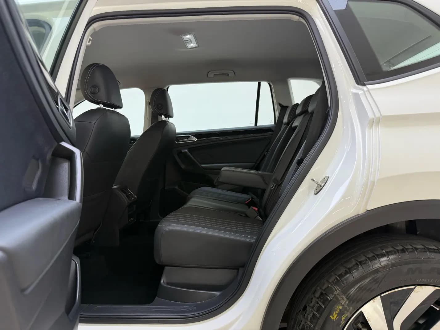 Volkswagen Tiguan L 2022 г. 67083 км. — фото 12