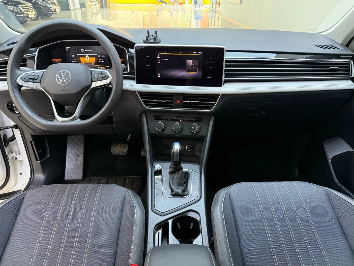 Volkswagen Tiguan L 2022 г. 67083 км. — фото 6