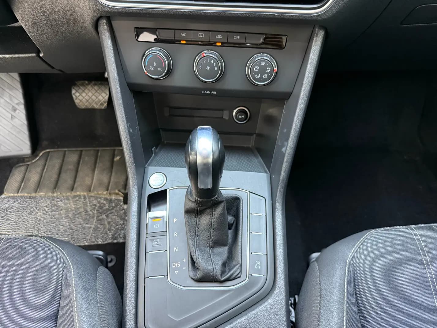 Volkswagen Tiguan L 2022 г. 67083 км. — фото 9