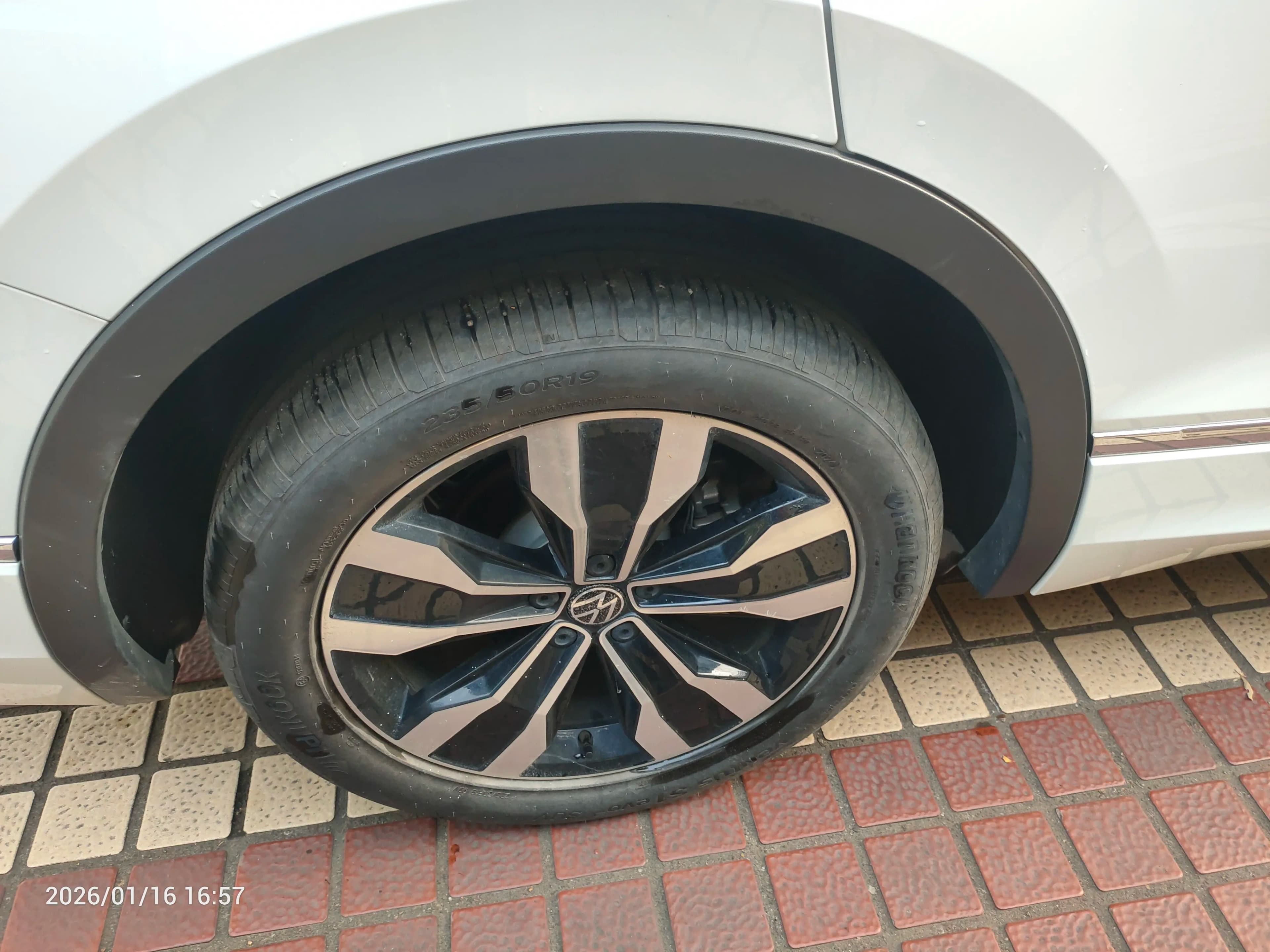 Volkswagen Tiguan L 2024 г. 4385 км. — фото 5