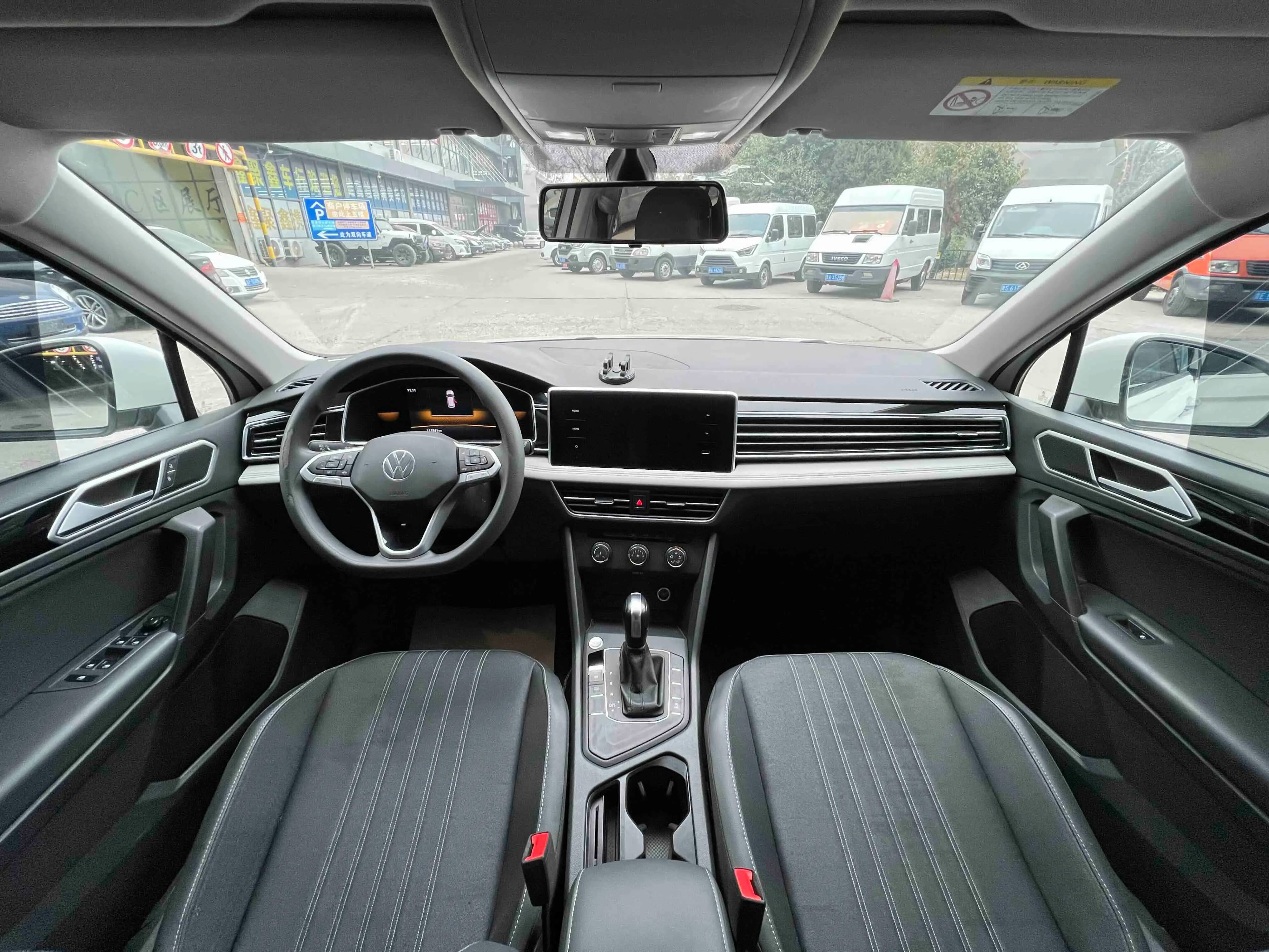 Volkswagen Tiguan L 2022 г. 110086 км. — фото 12