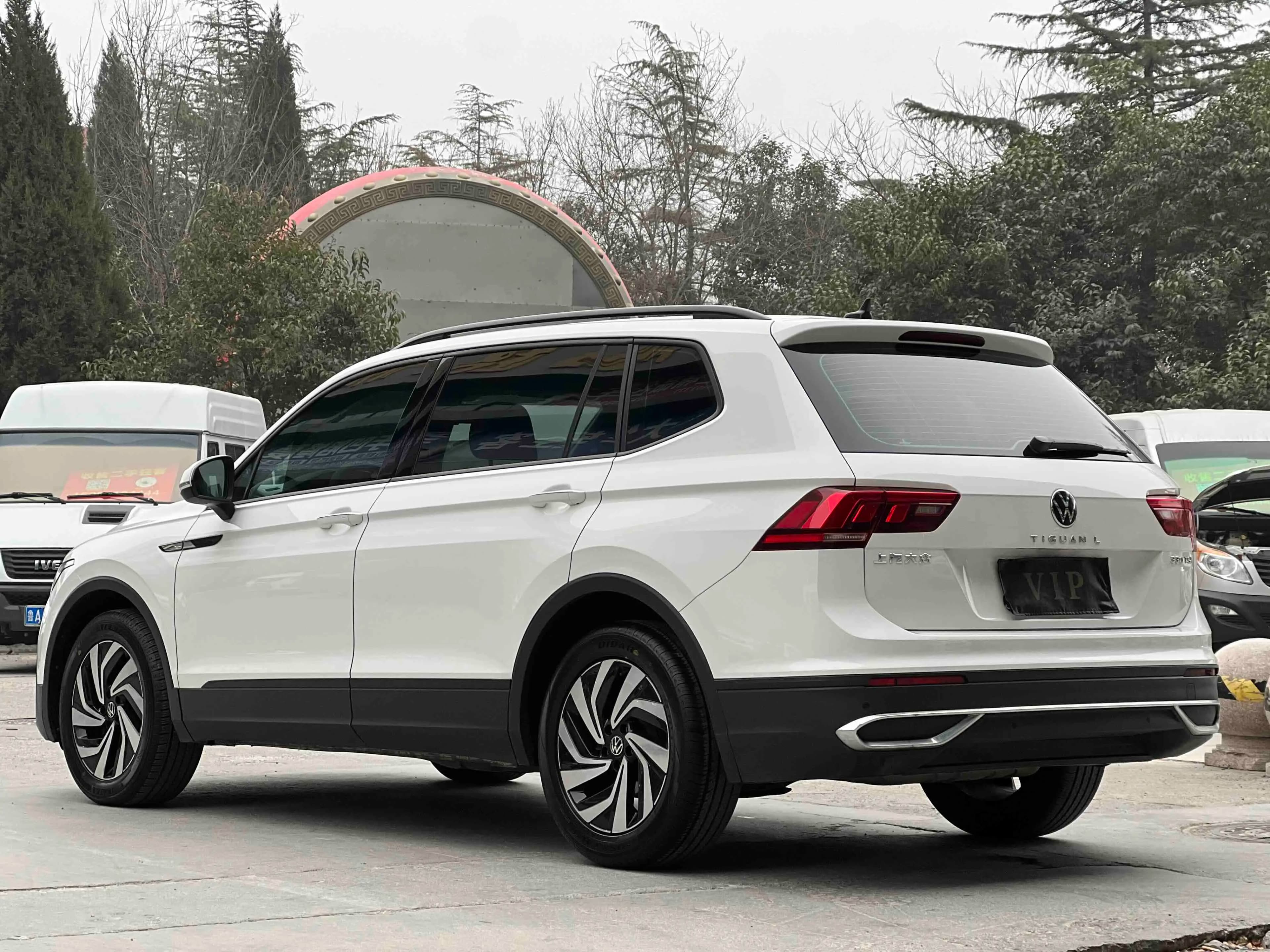Volkswagen Tiguan L 2022 г. 110086 км. — фото 5