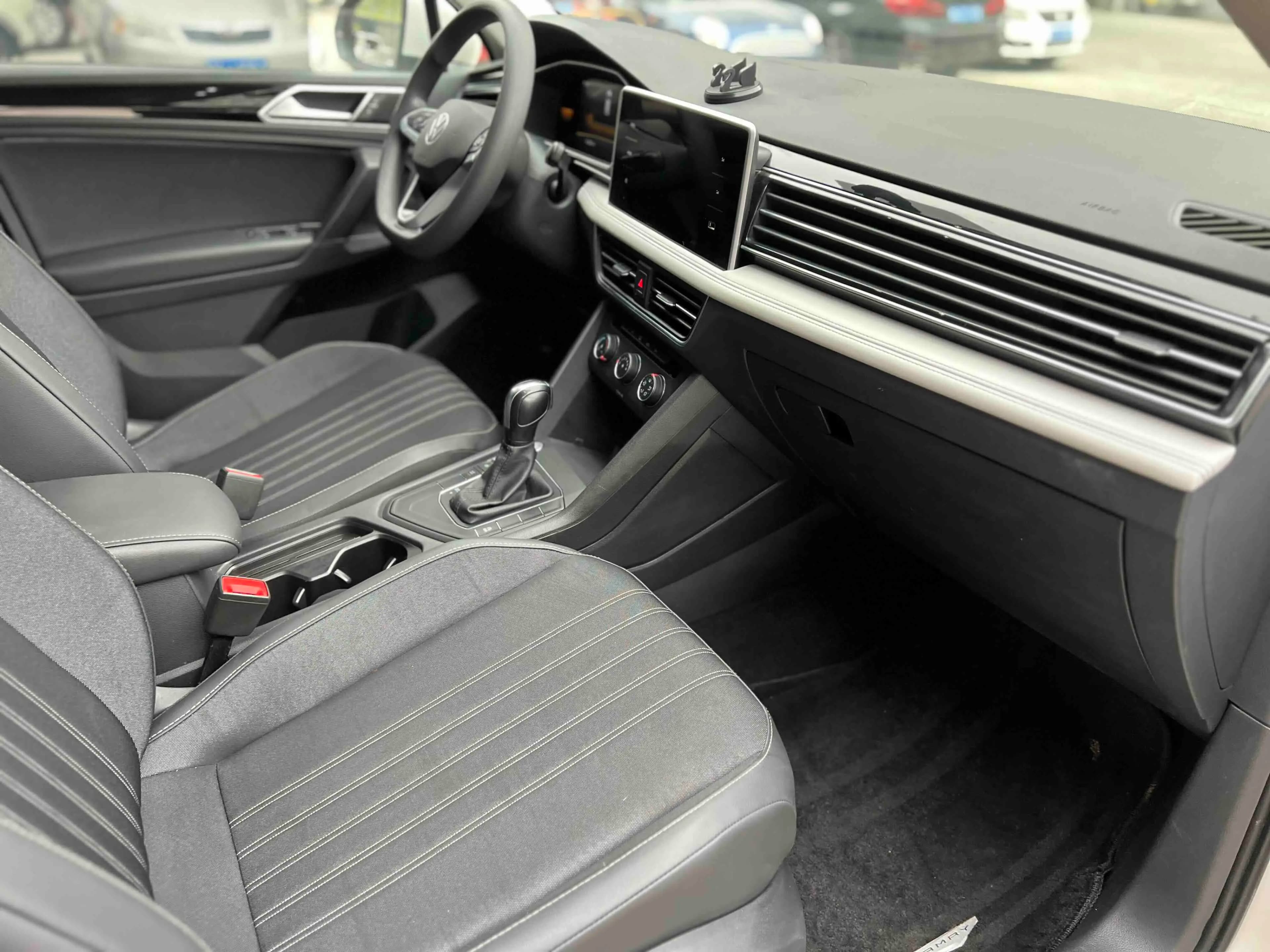 Volkswagen Tiguan L 2022 г. 110086 км. — фото 9