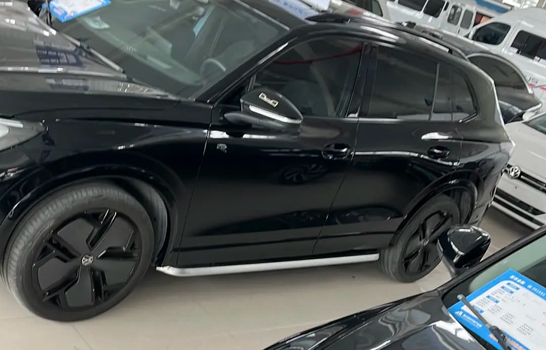 Volkswagen Tiguan L 2024 г. 6087 км. — фото 3