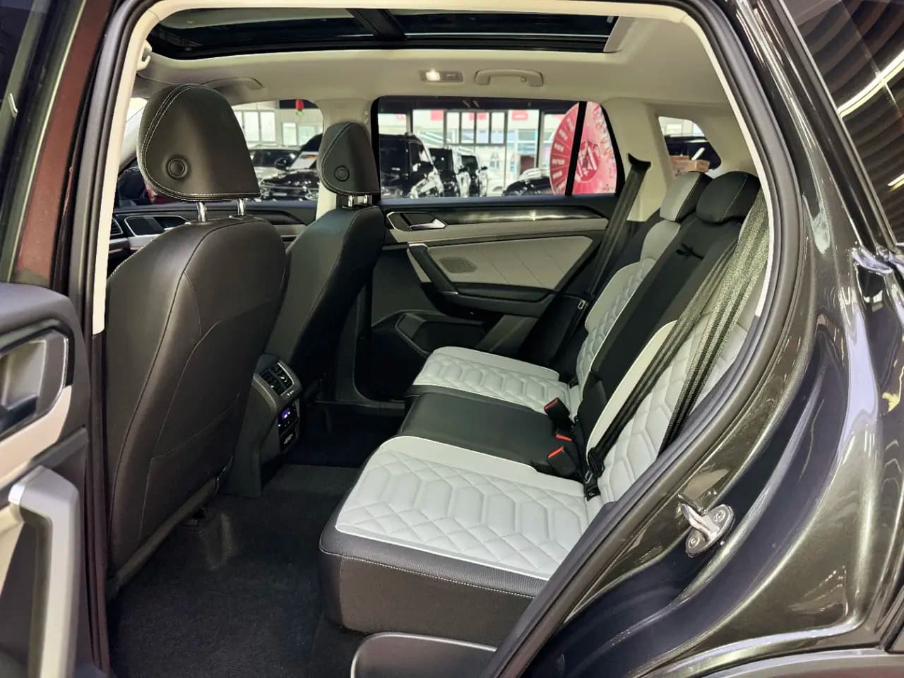 Volkswagen Tayron 2023 г. 33000 км. — фото 9