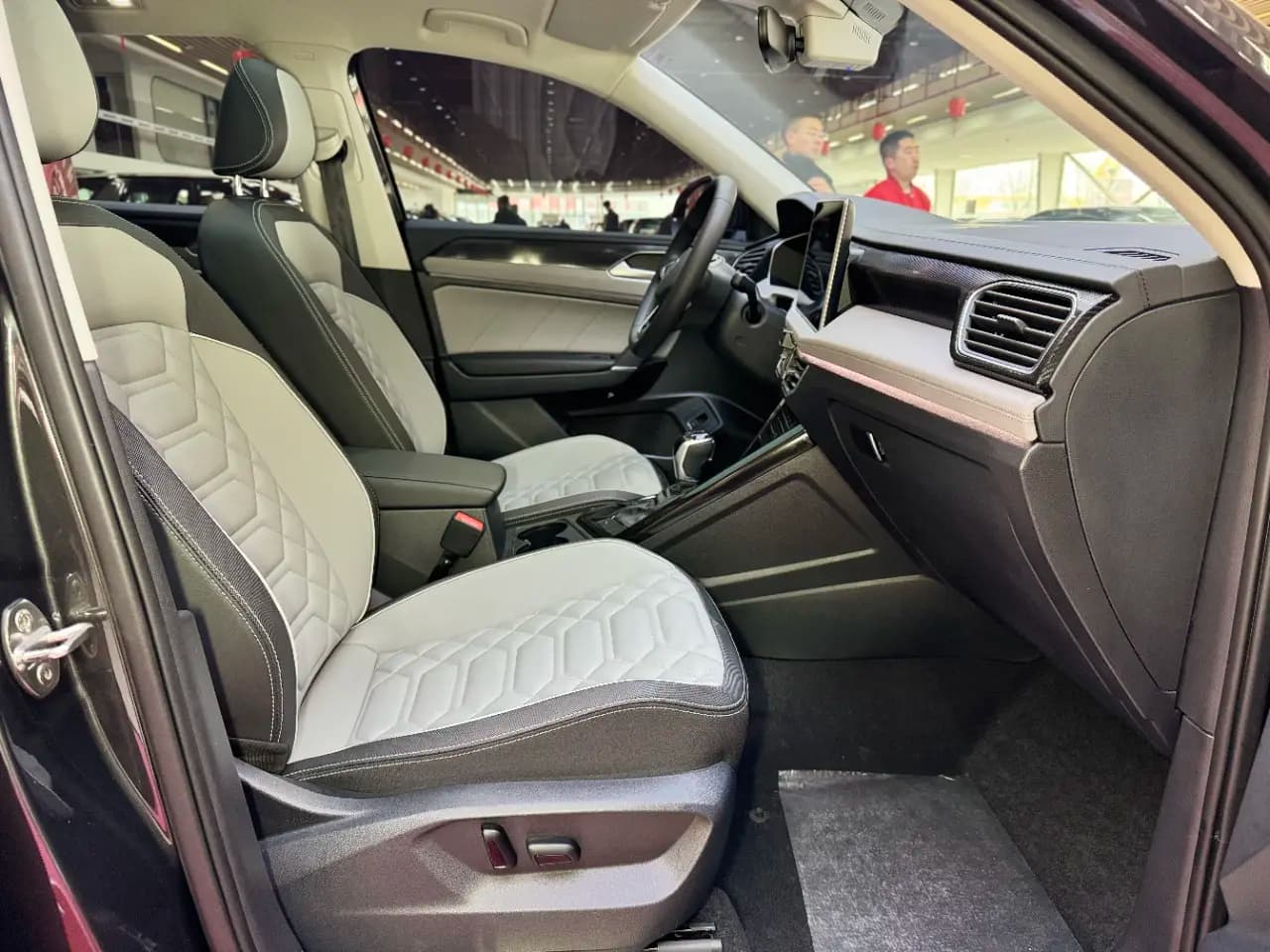 Volkswagen Tayron 2023 г. 33000 км. — фото 10