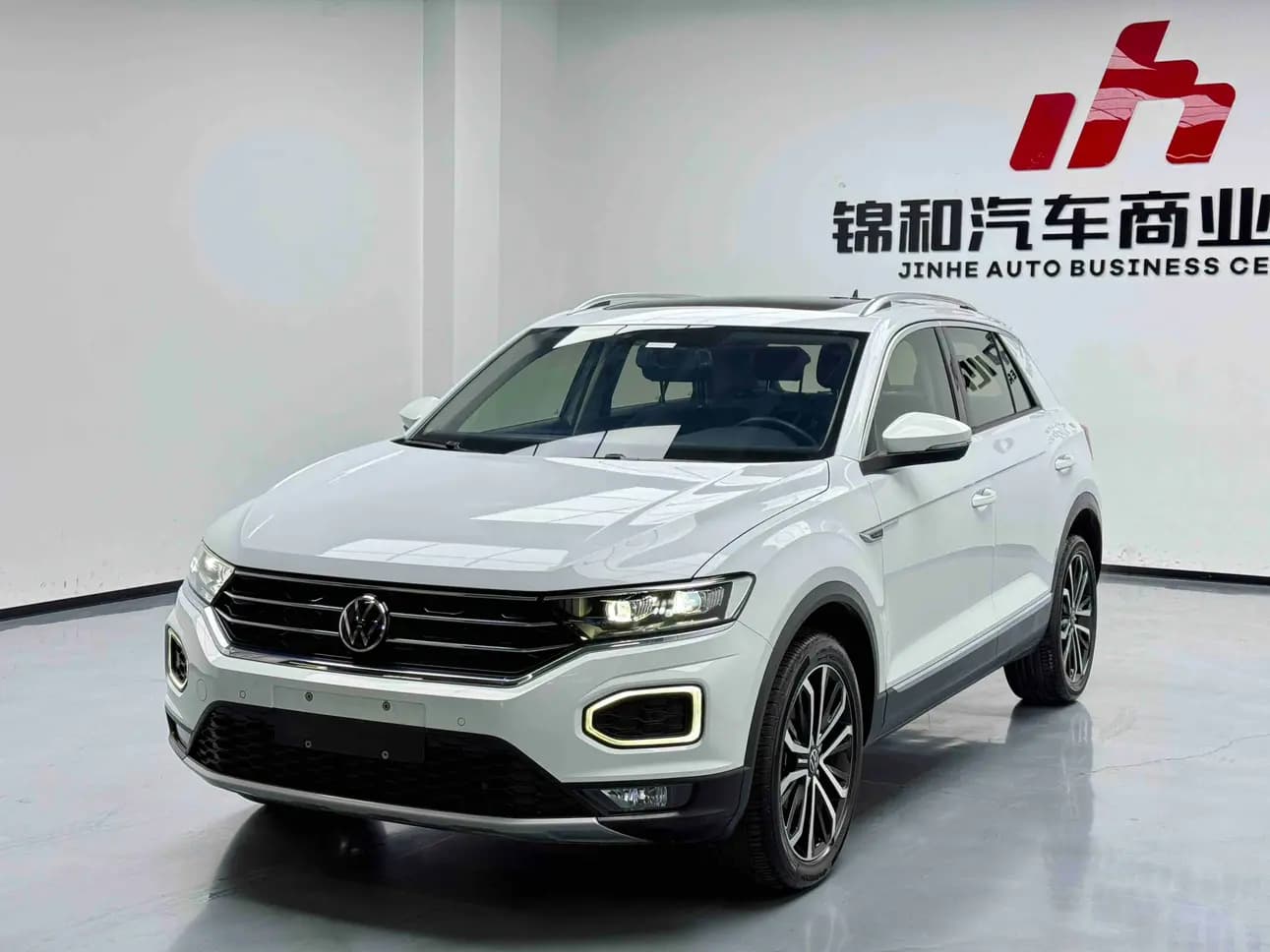 Volkswagen T-Roc 2023 г. 22816 км.