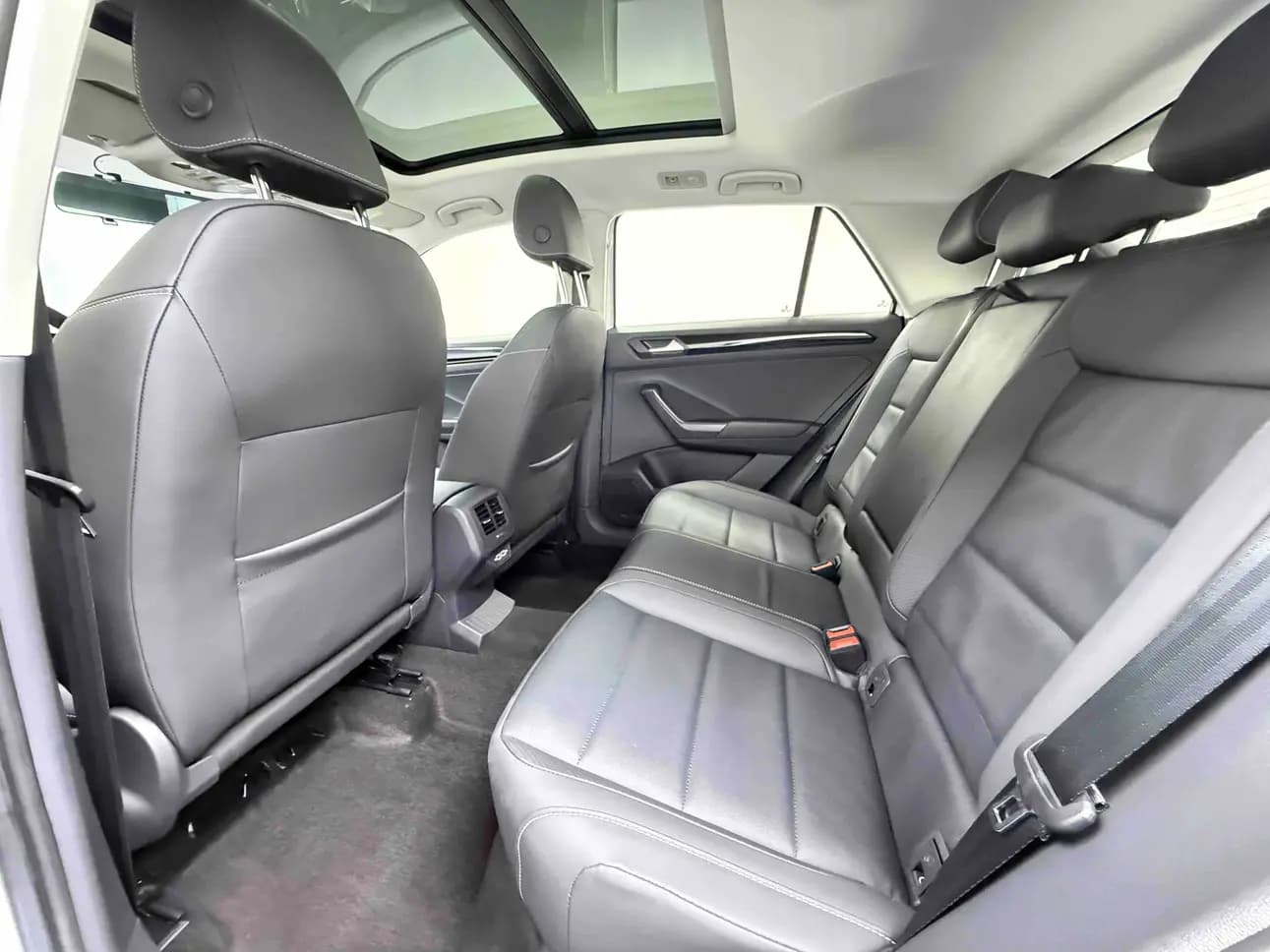 Volkswagen T-Roc 2023 г. 22816 км. — фото 17