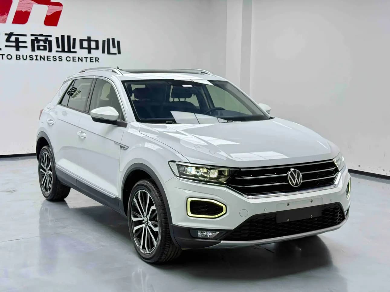 Volkswagen T-Roc 2023 г. 22816 км. — фото 3