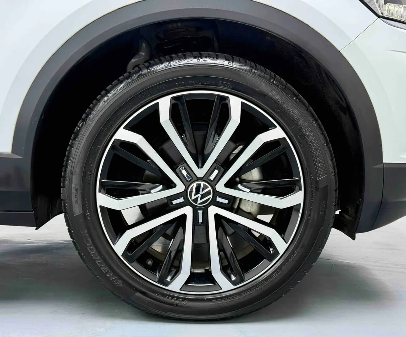 Volkswagen T-Roc 2023 г. 22816 км. — фото 7