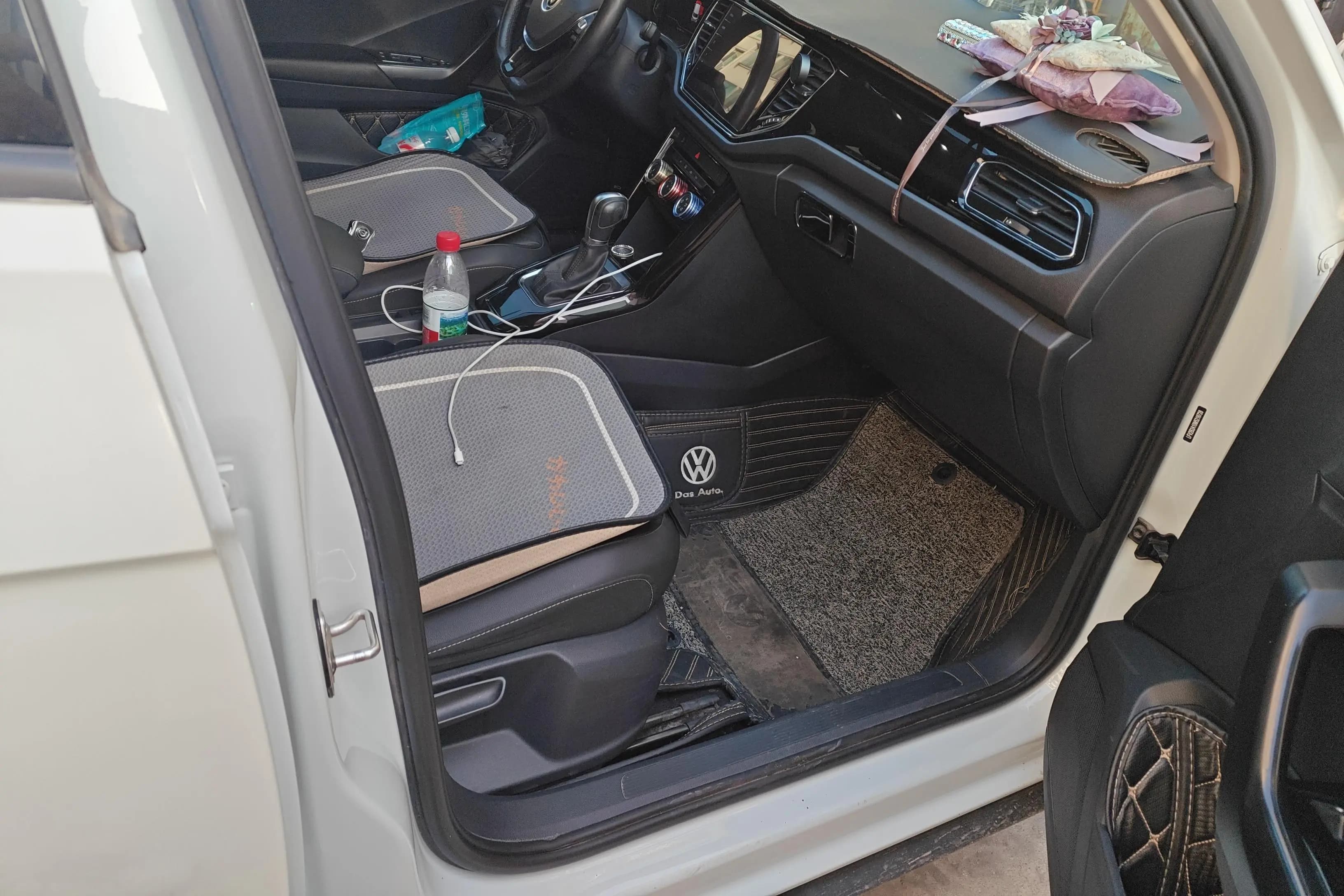 Volkswagen T-Roc 2022 г. 65418 км. — фото 8