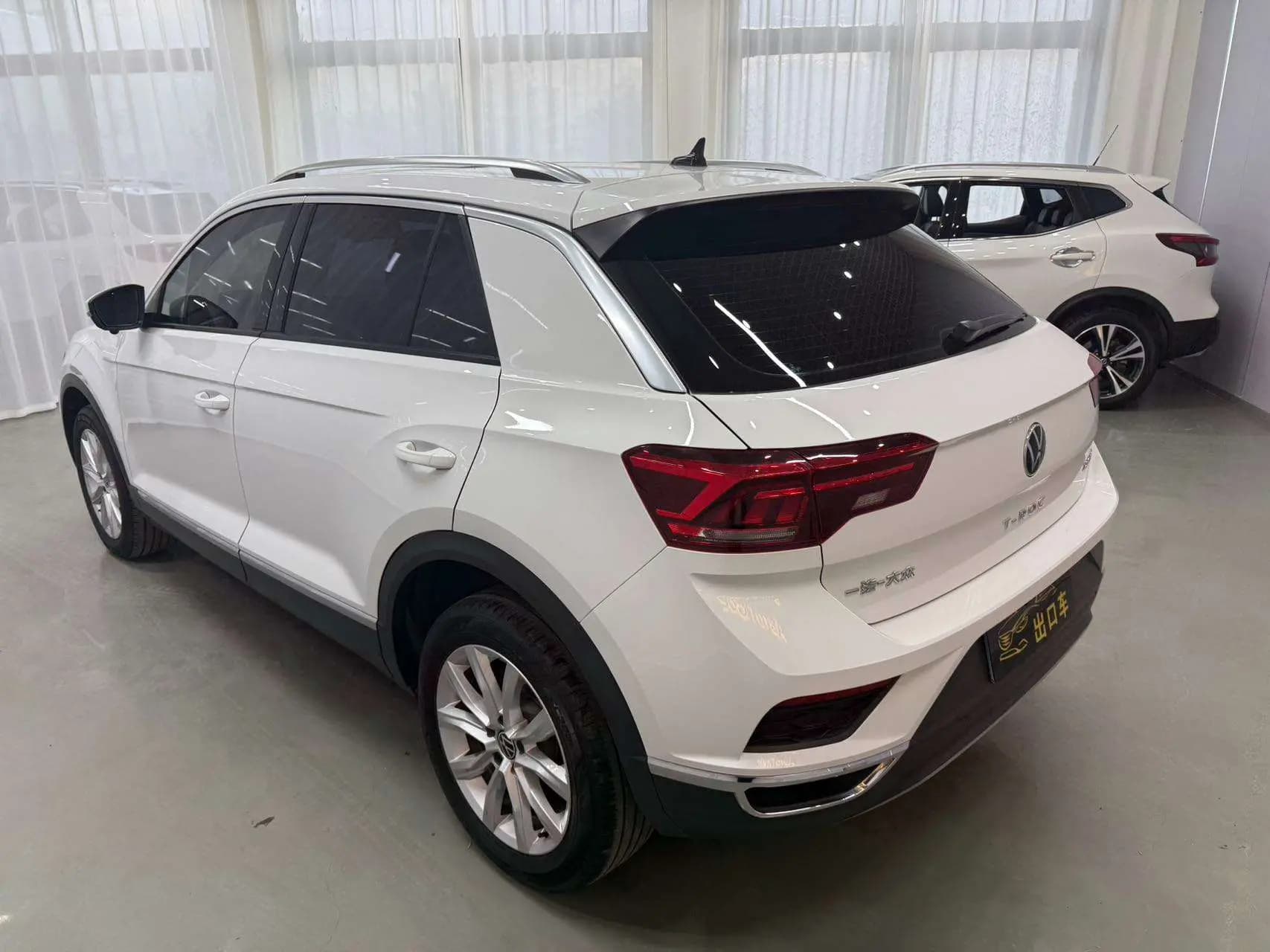 Volkswagen T-Roc 2023 г. 28019 км. — фото 4