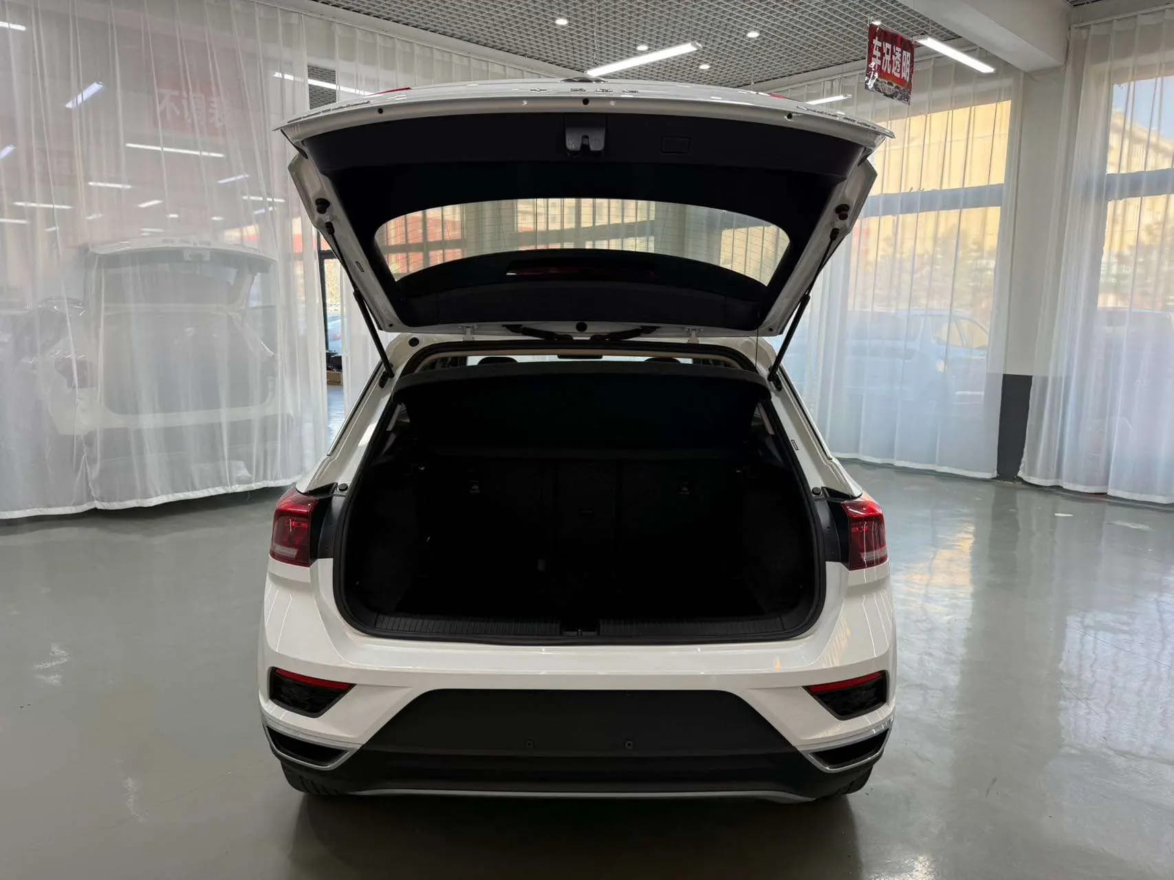 Volkswagen T-Roc 2022 г. 38127 км. — фото 12