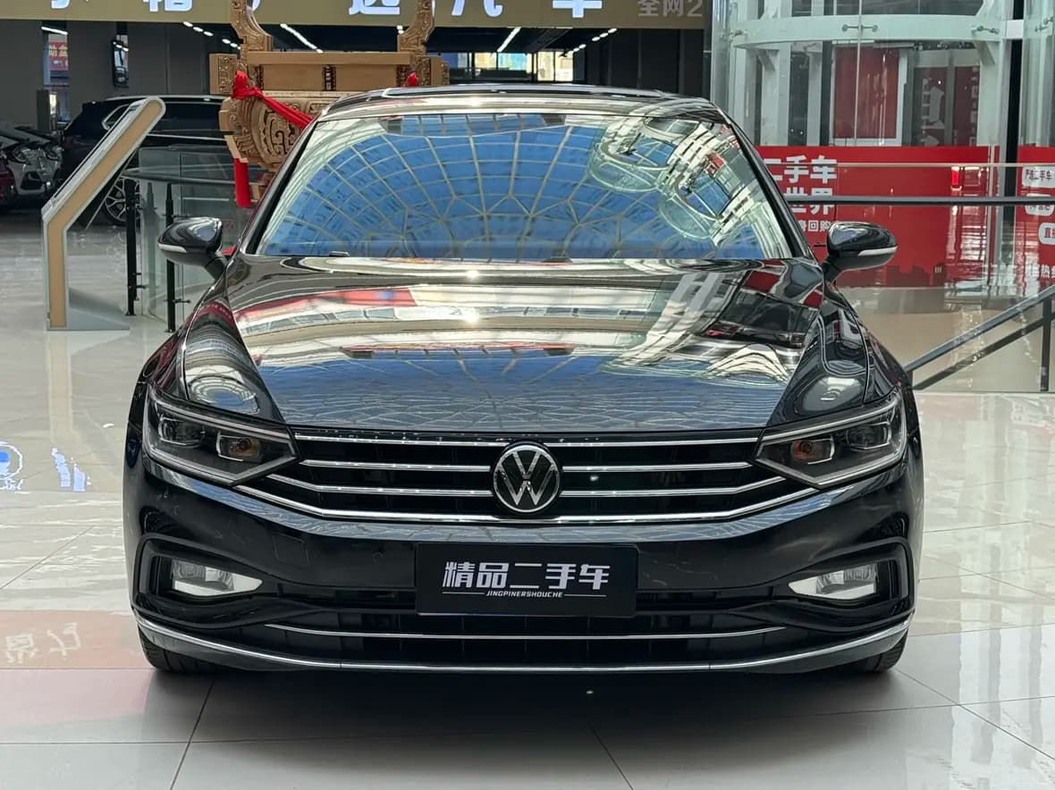 Volkswagen Magotan 2022 г. 130059 км. — фото 2