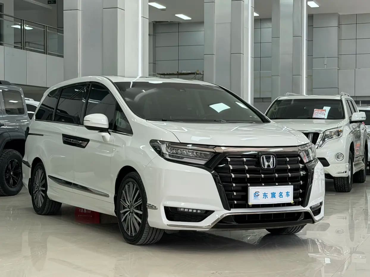 Honda Elysion 2022 г. 67062 км. — фото 3