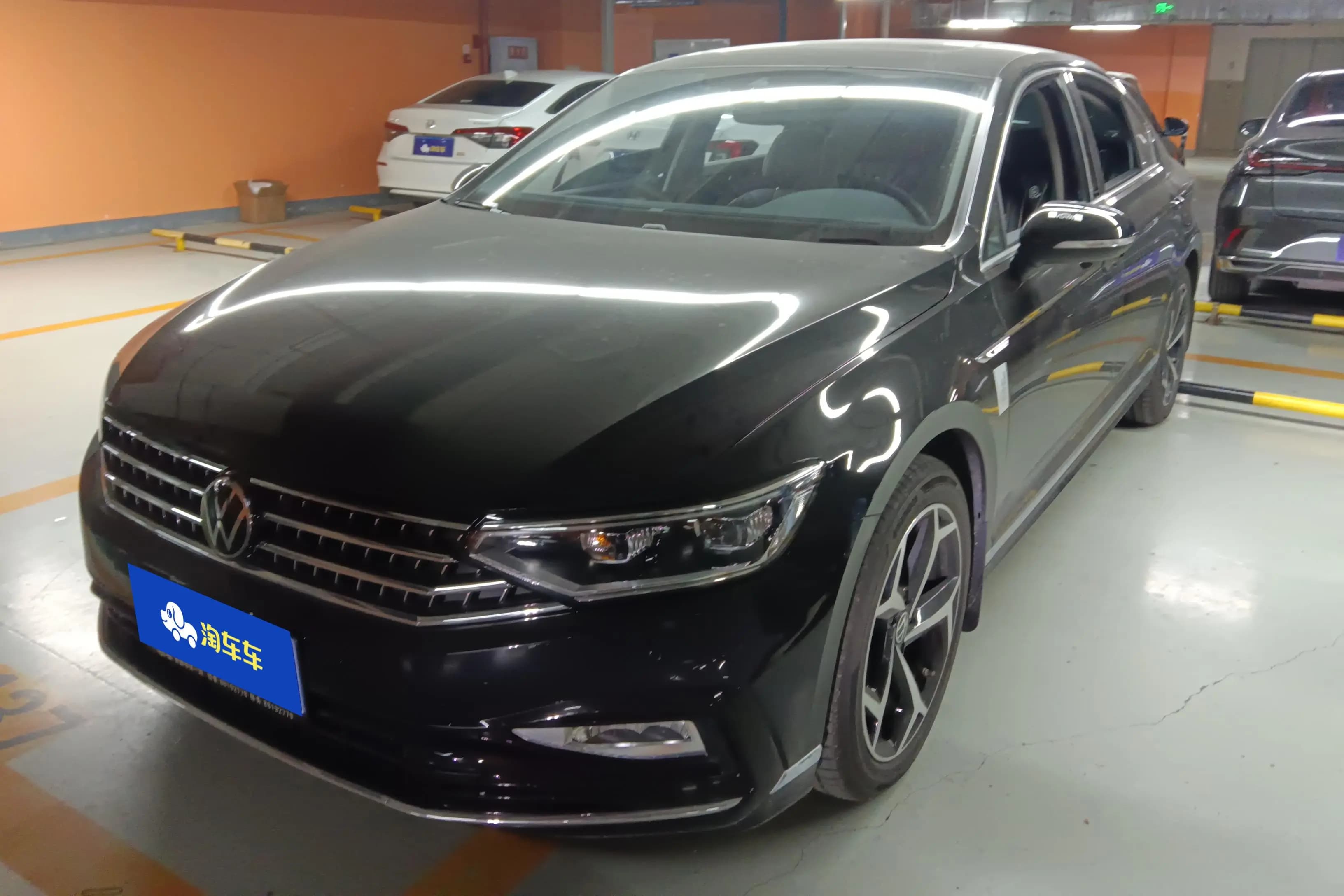 Volkswagen Magotan 2024 г. 7063 км.