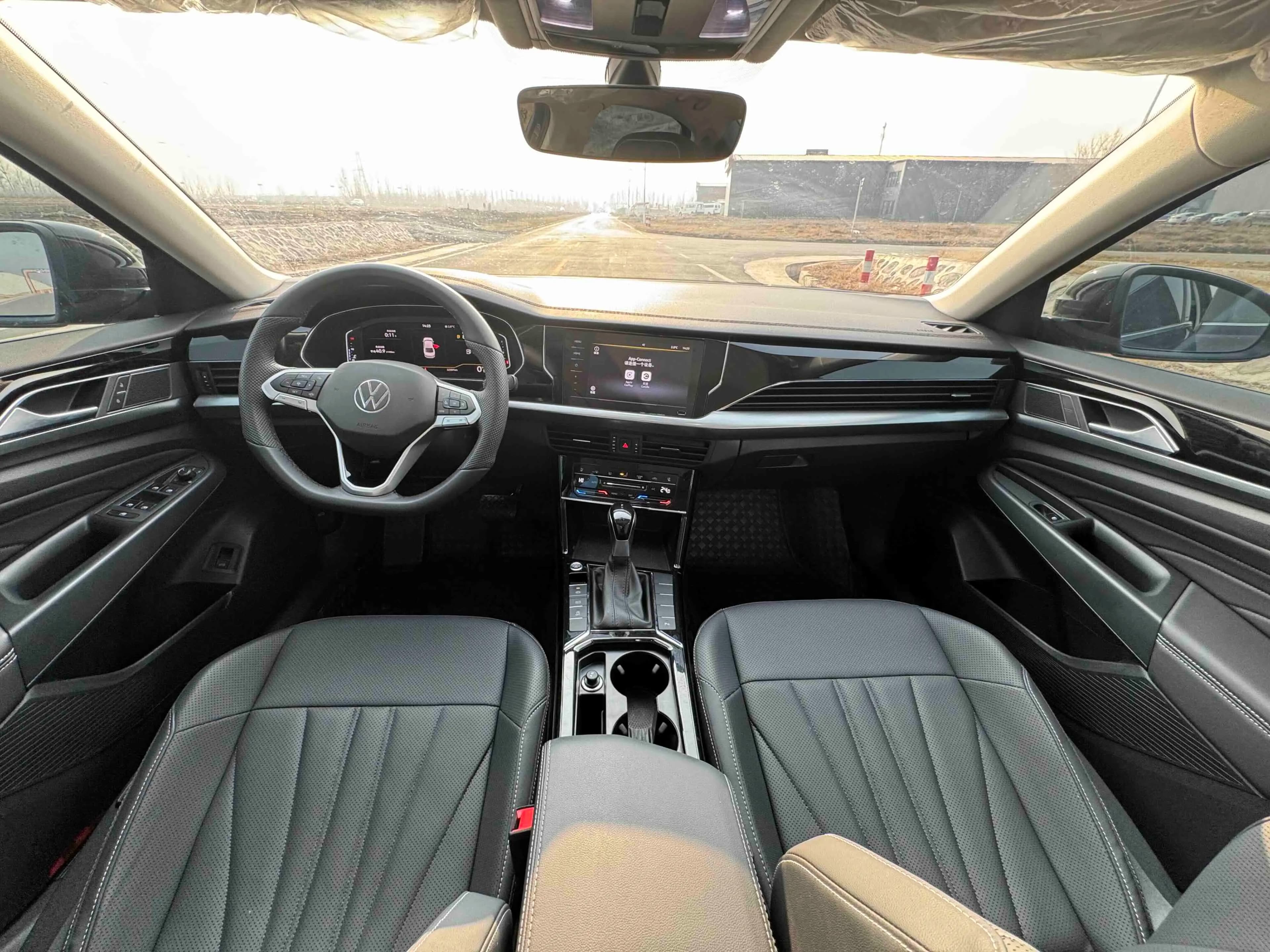 Volkswagen Passat 2024 г. 32086 км. — фото 7