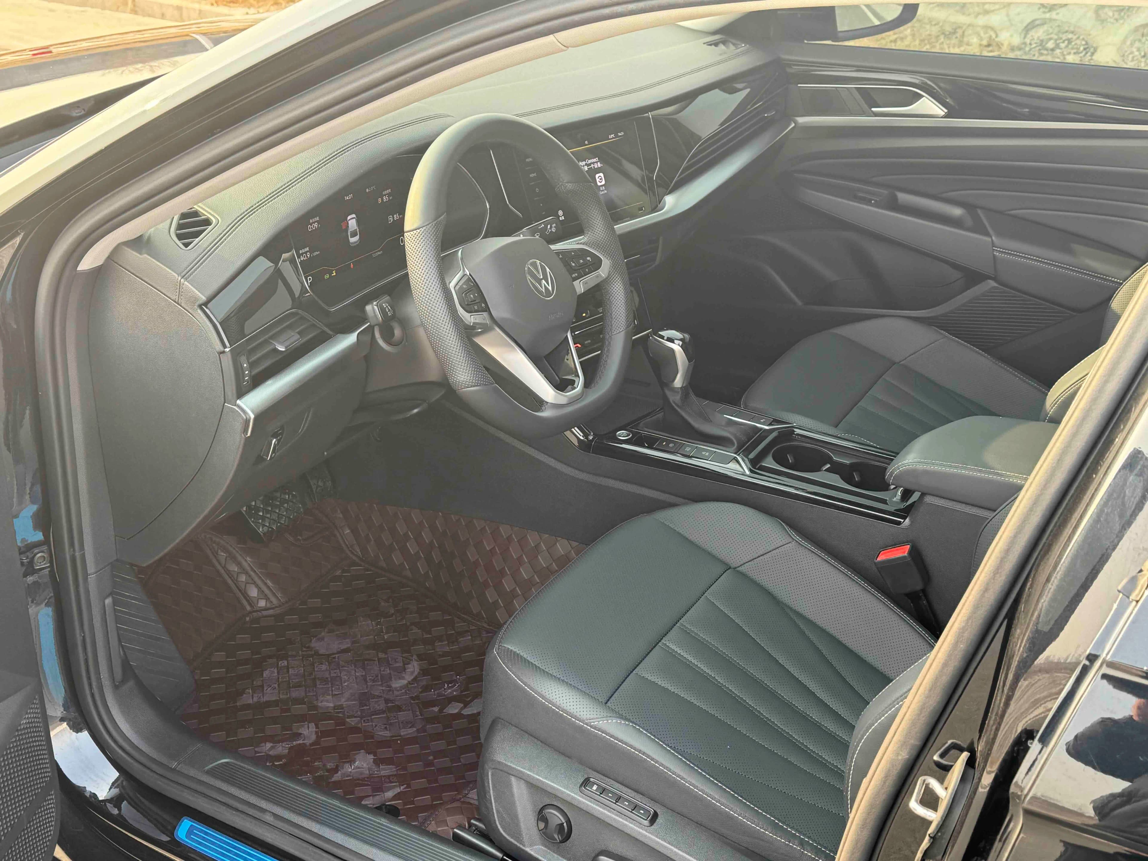 Volkswagen Passat 2024 г. 32086 км. — фото 9