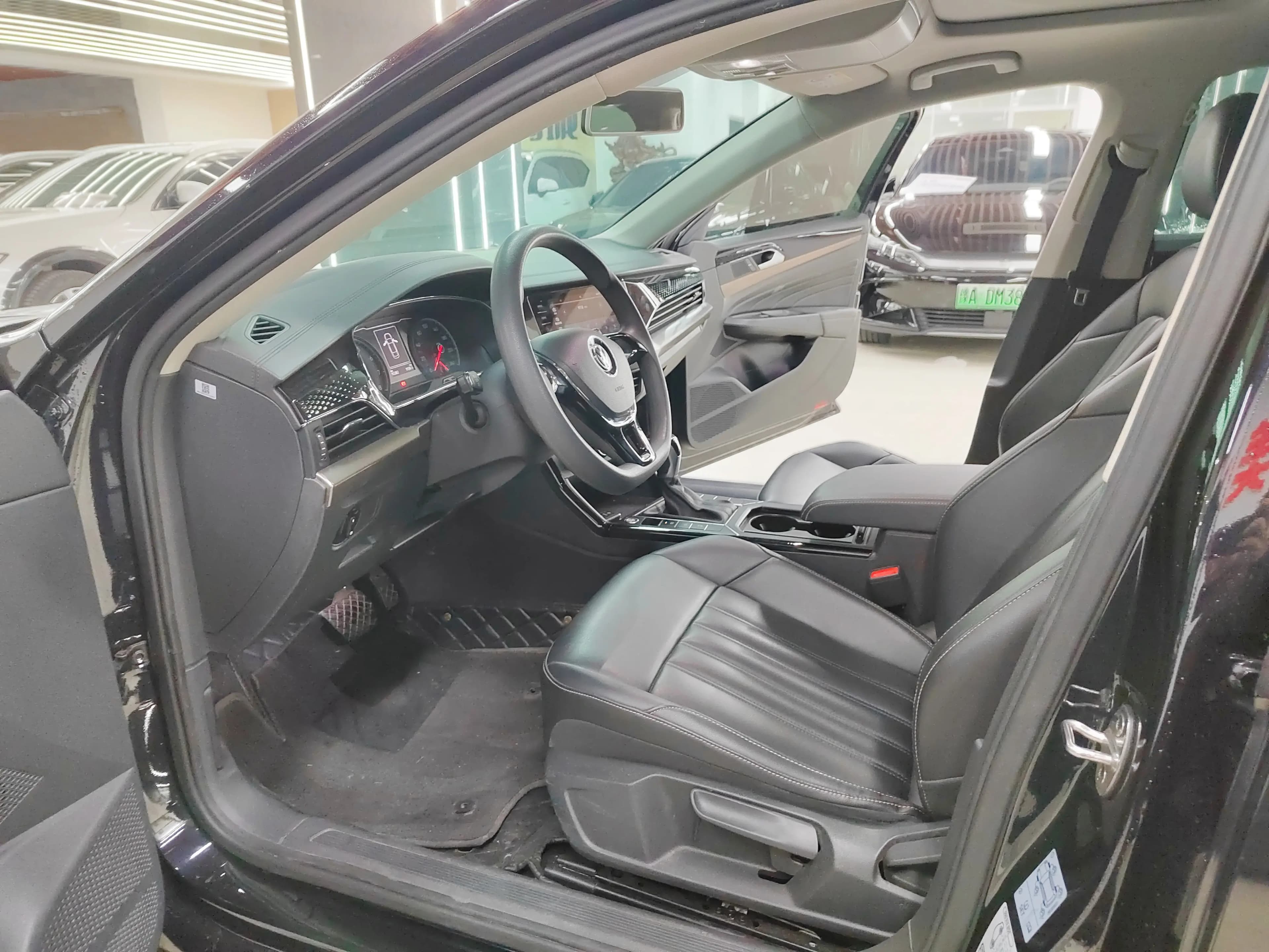 Volkswagen Passat 2021 г. 92125 км. — фото 15