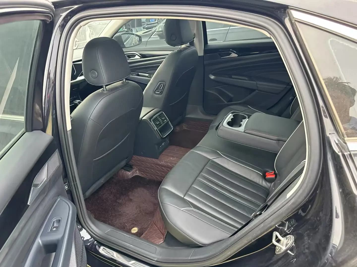 Volkswagen Passat 2022 г. 38126 км. — фото 8