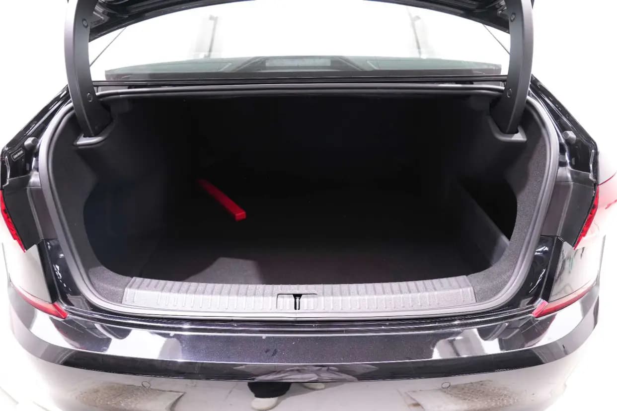 Volkswagen Passat 2023 г. 41529 км. — фото 16