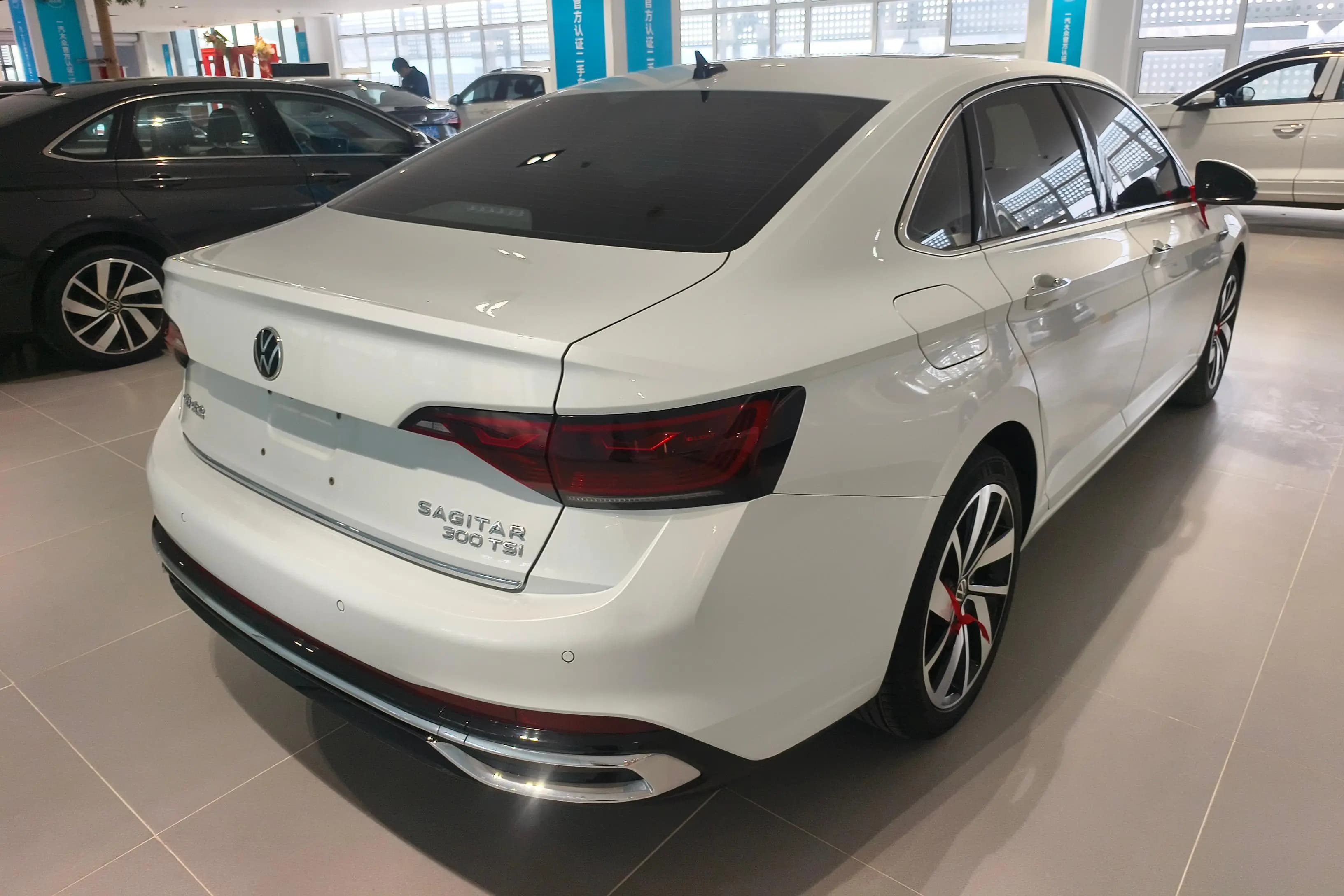 Volkswagen Sagitar 2023 г. 45118 км. — фото 3