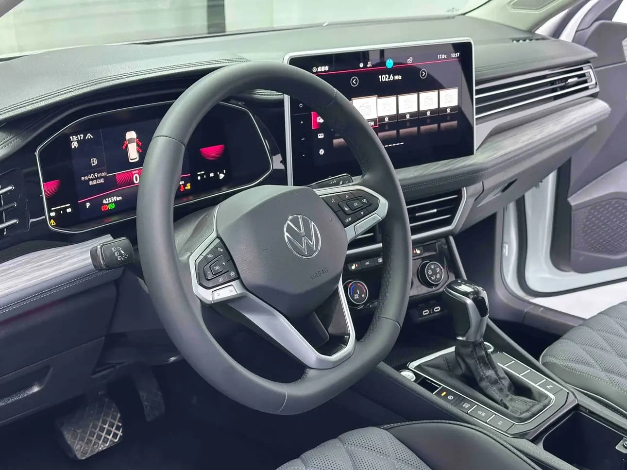 Volkswagen Sagitar 2022 г. 42619 км. — фото 14