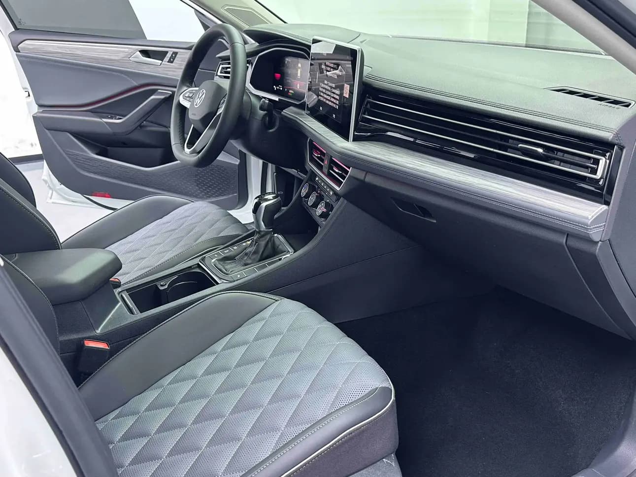 Volkswagen Sagitar 2022 г. 42619 км. — фото 16