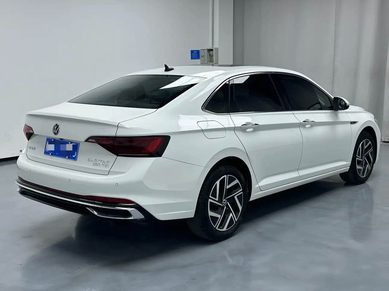 Volkswagen Sagitar 2022 г. 42619 км. — фото 4