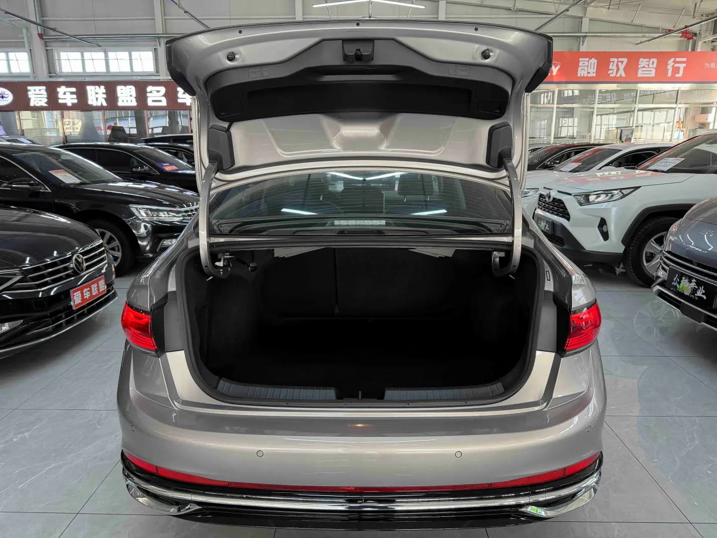 Volkswagen Sagitar 2022 г. 22522 км. — фото 11