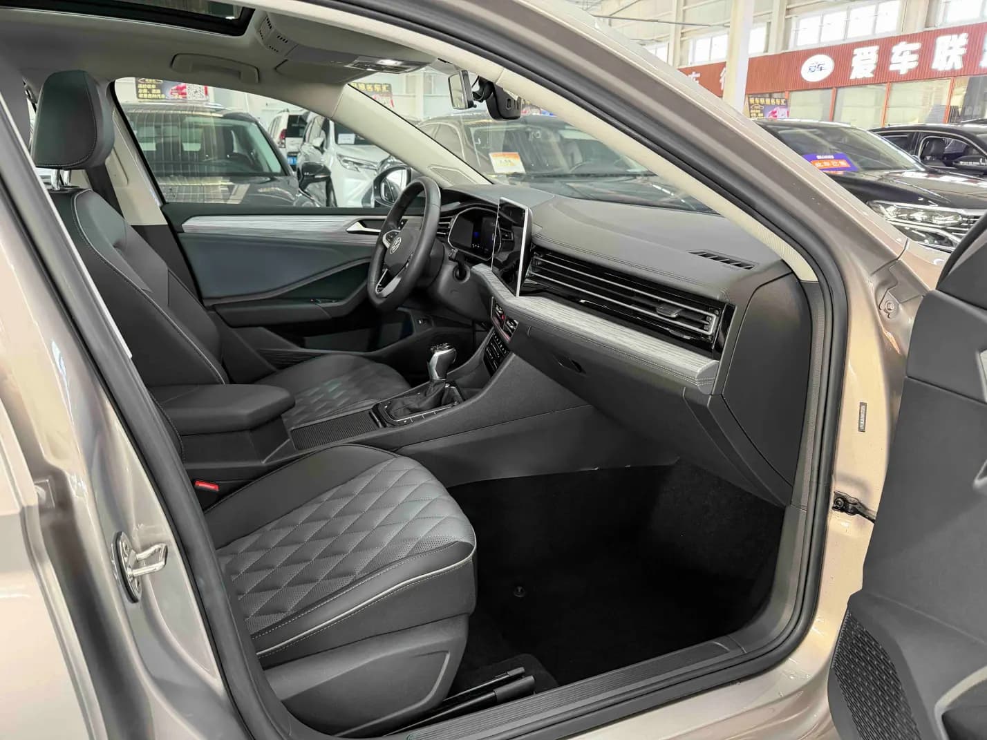 Volkswagen Sagitar 2022 г. 22522 км. — фото 13