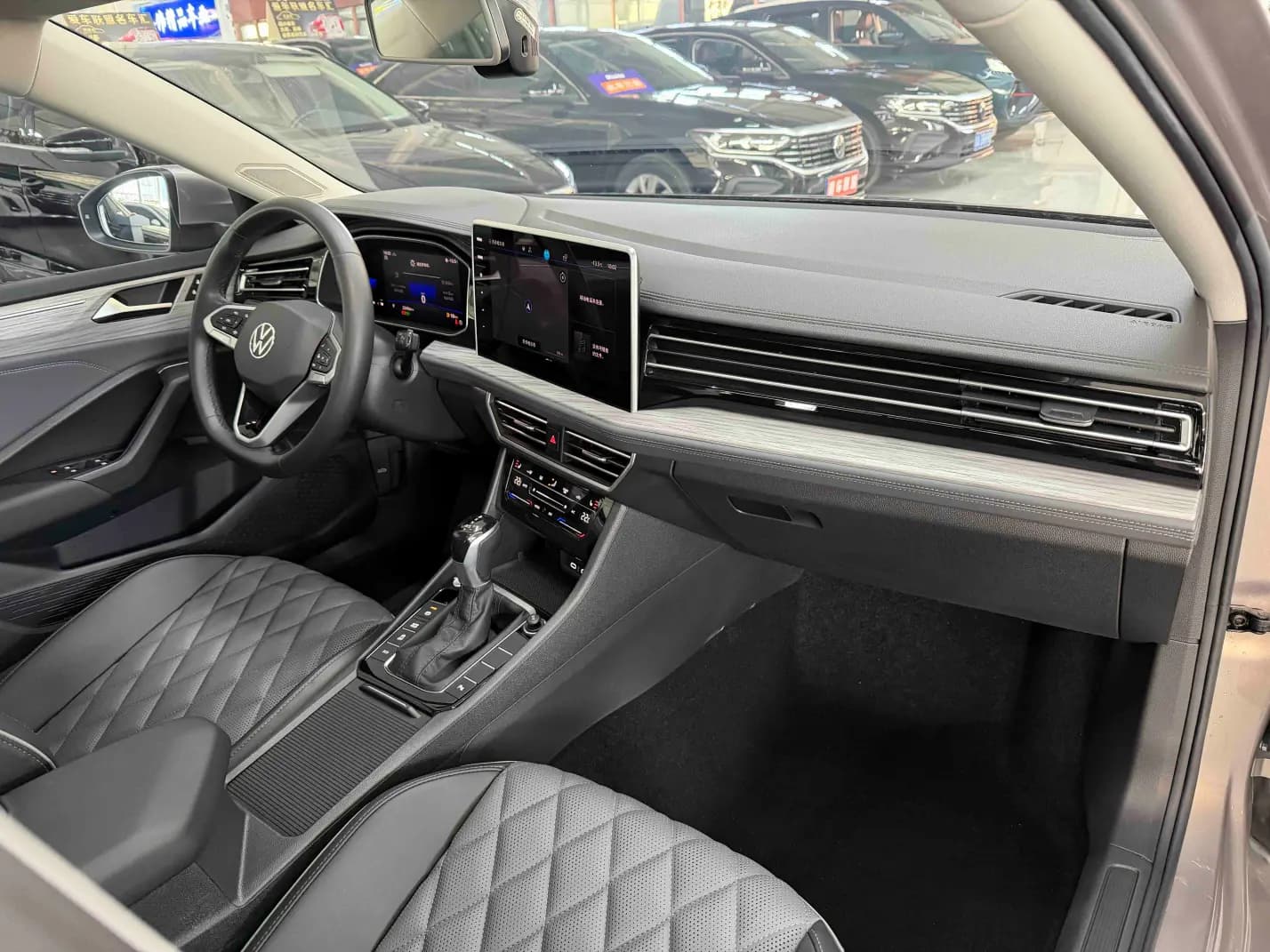 Volkswagen Sagitar 2022 г. 22522 км. — фото 6