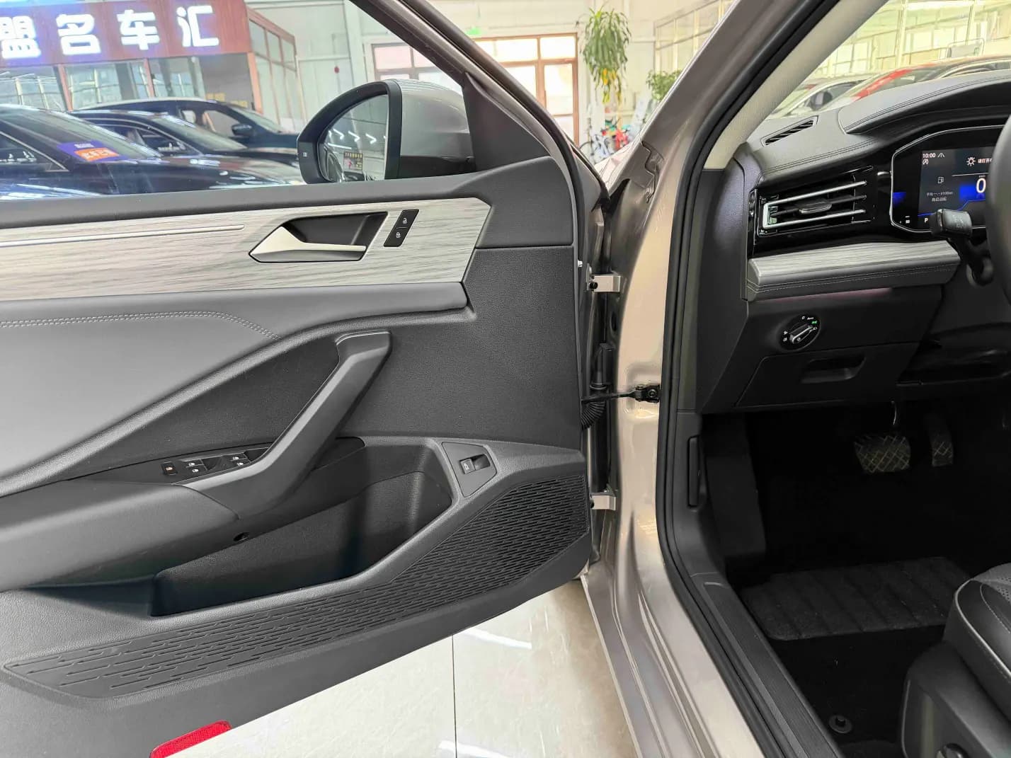 Volkswagen Sagitar 2022 г. 22522 км. — фото 10
