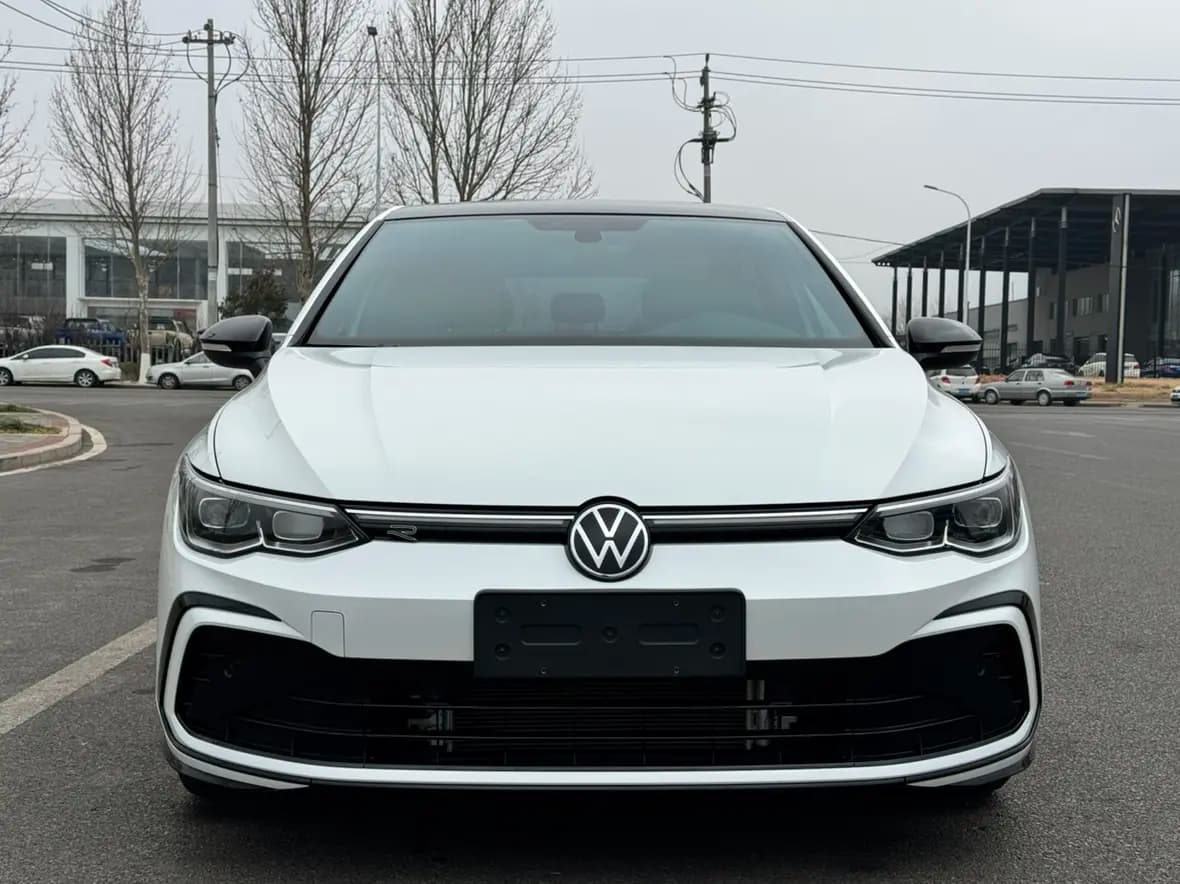 Volkswagen Golf 2023 г. 8088 км. — фото 2