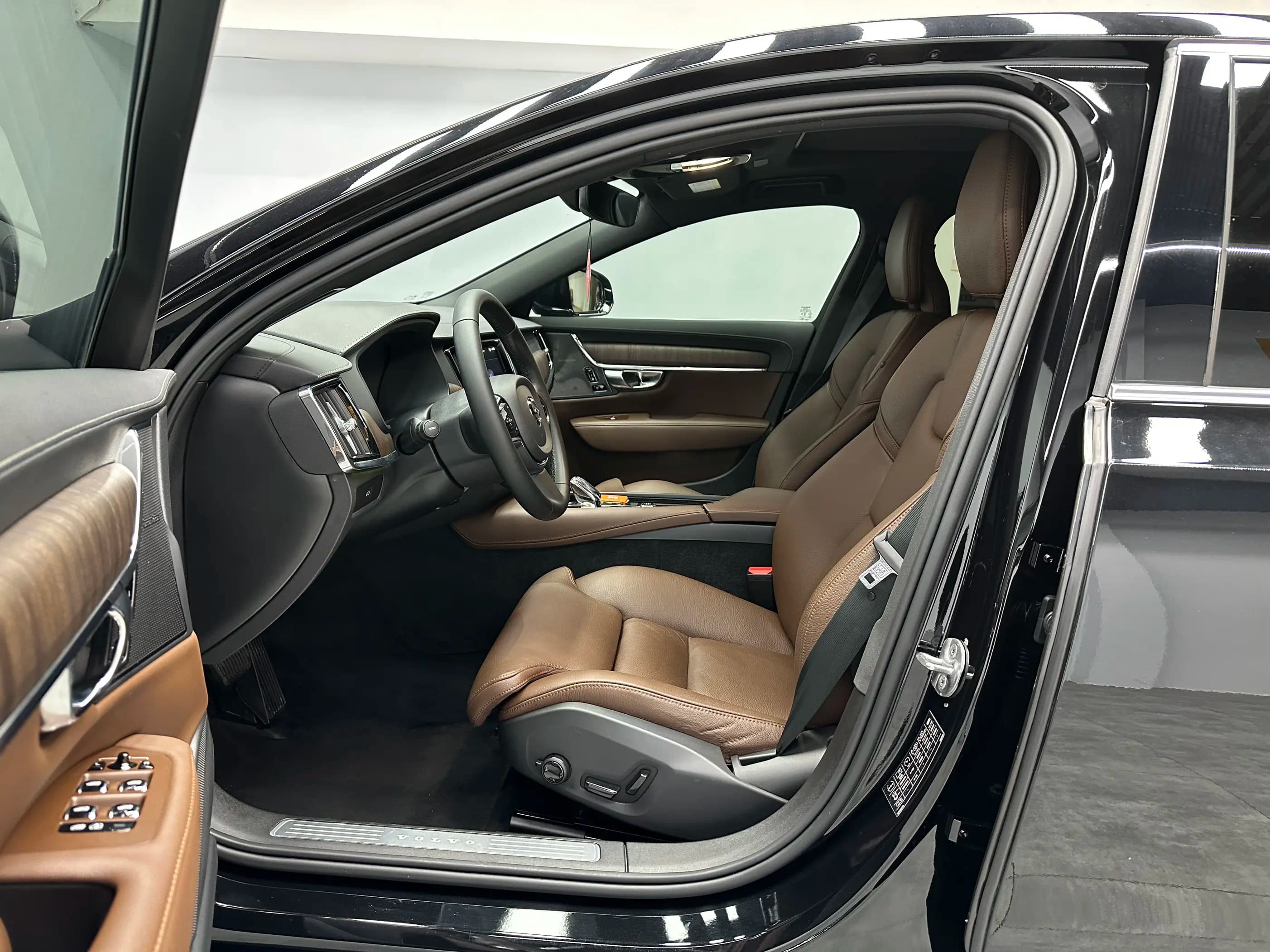 Volvo S90 2024 г. 23203 км. — фото 16