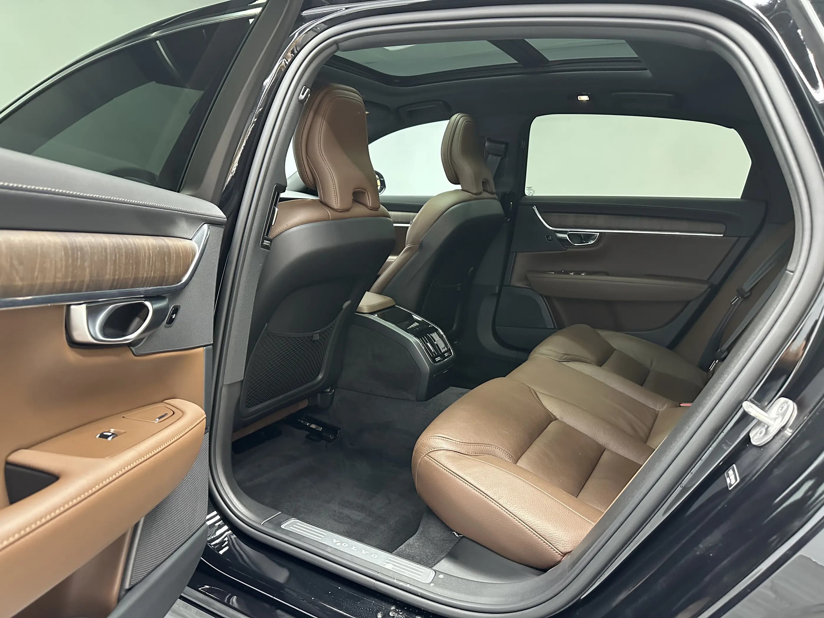 Volvo S90 2024 г. 23203 км. — фото 17