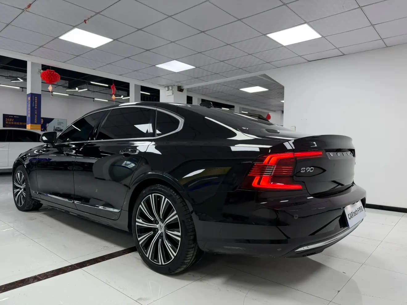 Volvo S90 2023 г. 23004 км. — фото 4