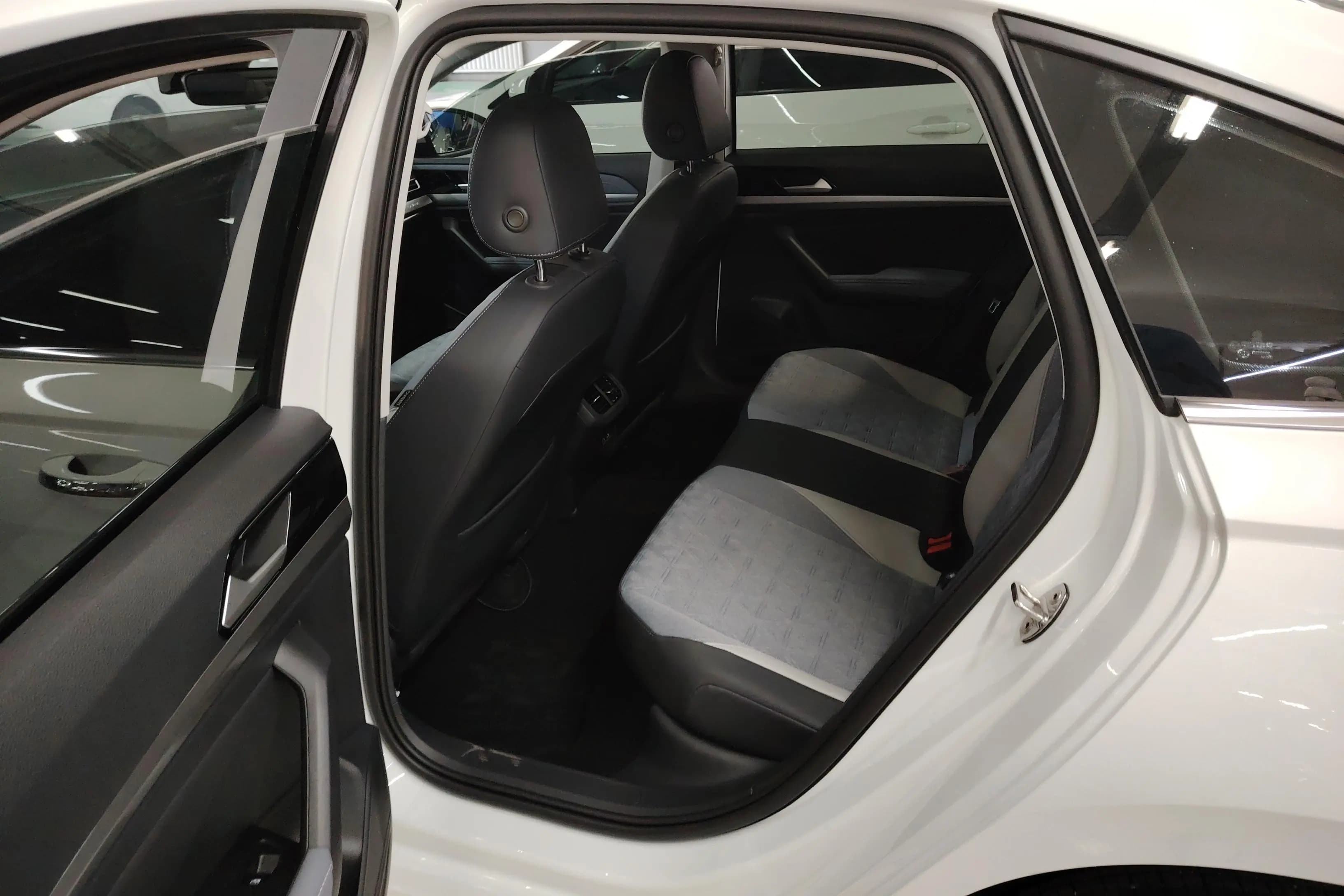 Volkswagen Lavida 2023 г. 22500 км. — фото 13