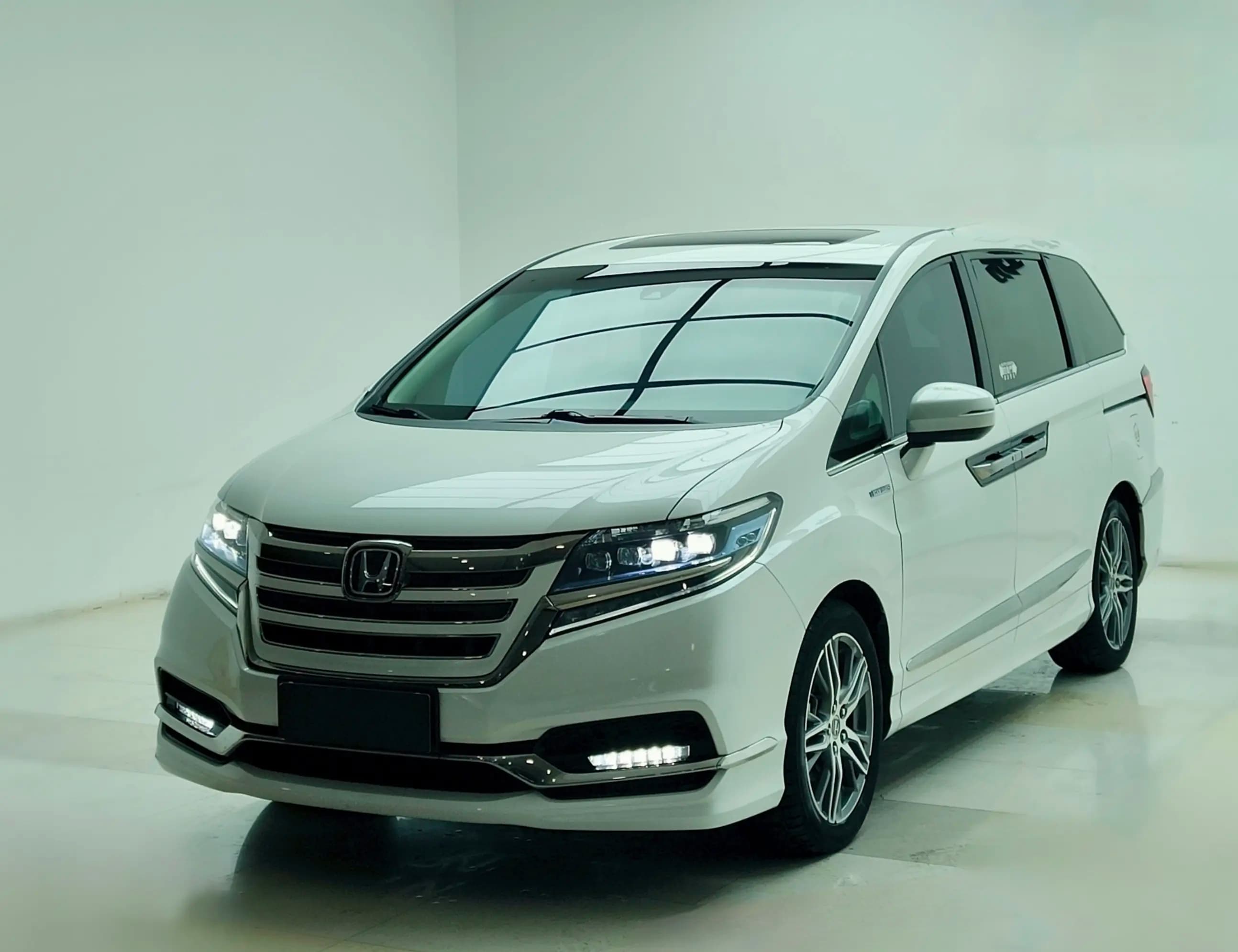 Honda Elysion 2021 г. 78063 км.