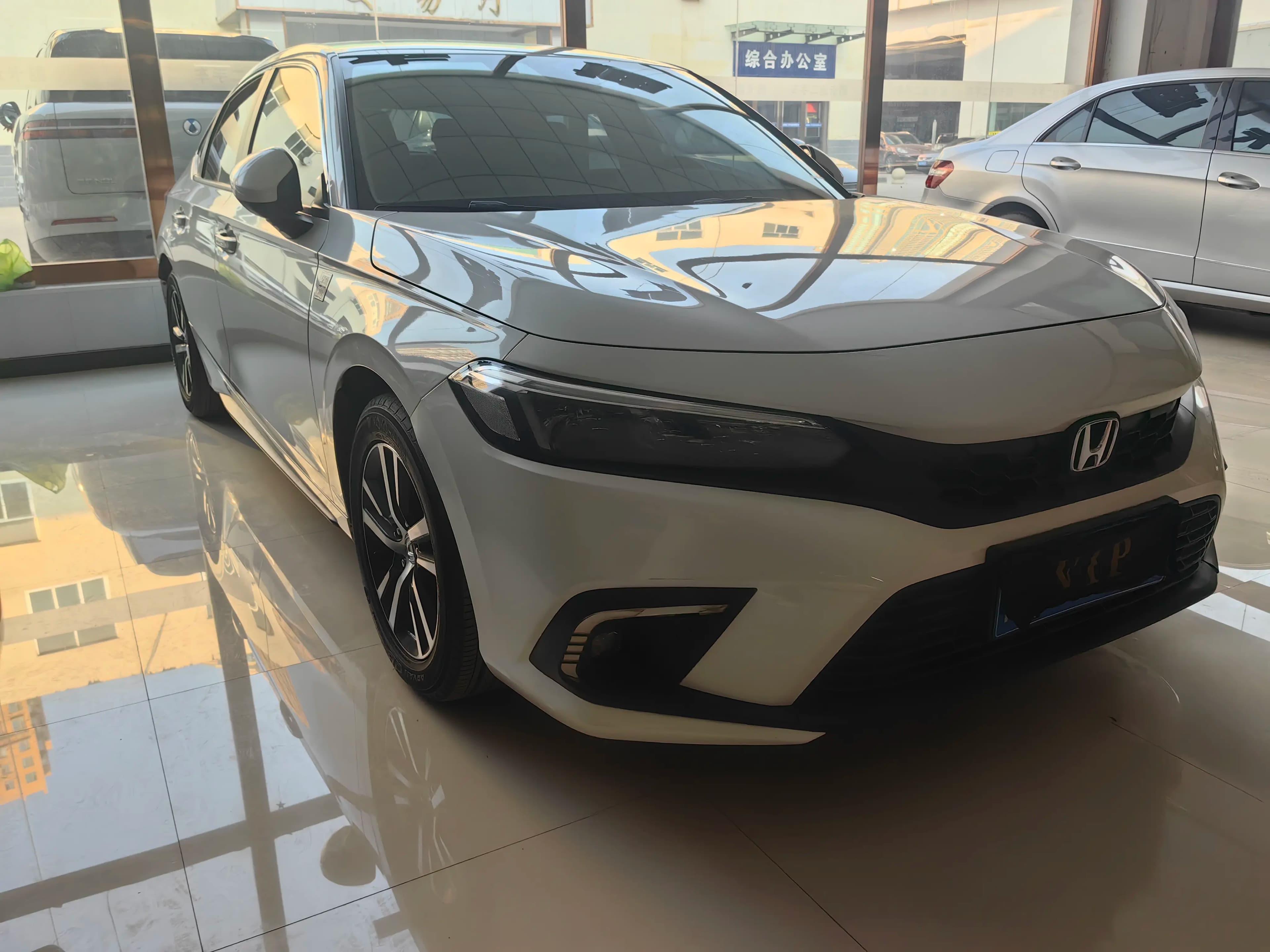 Honda Civic 2023 г. 12109 км. — фото 3