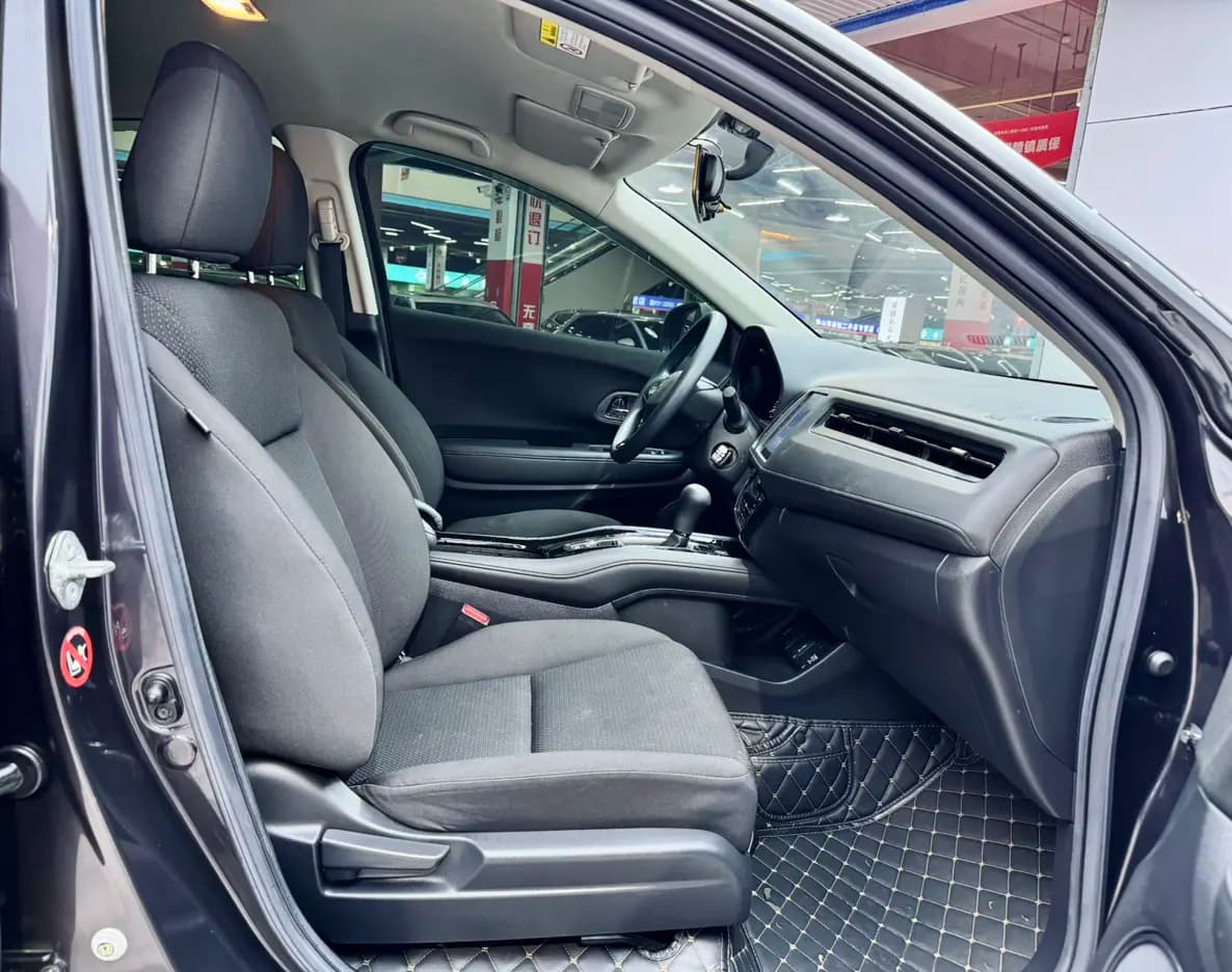 Honda Vezel 2021 г. 71093 км. — фото 17