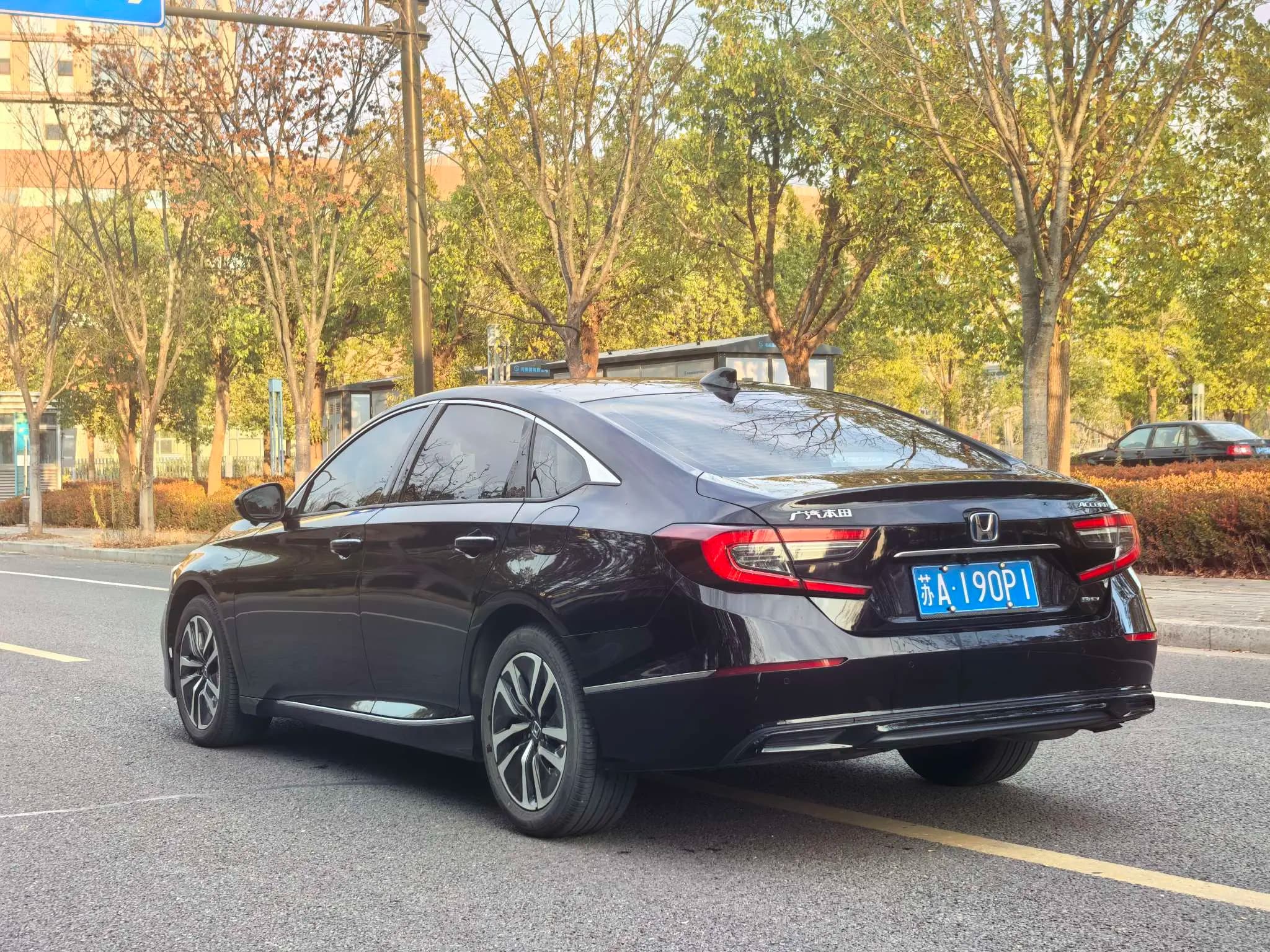 Honda Accord 2023 г. 28123 км. — фото 3