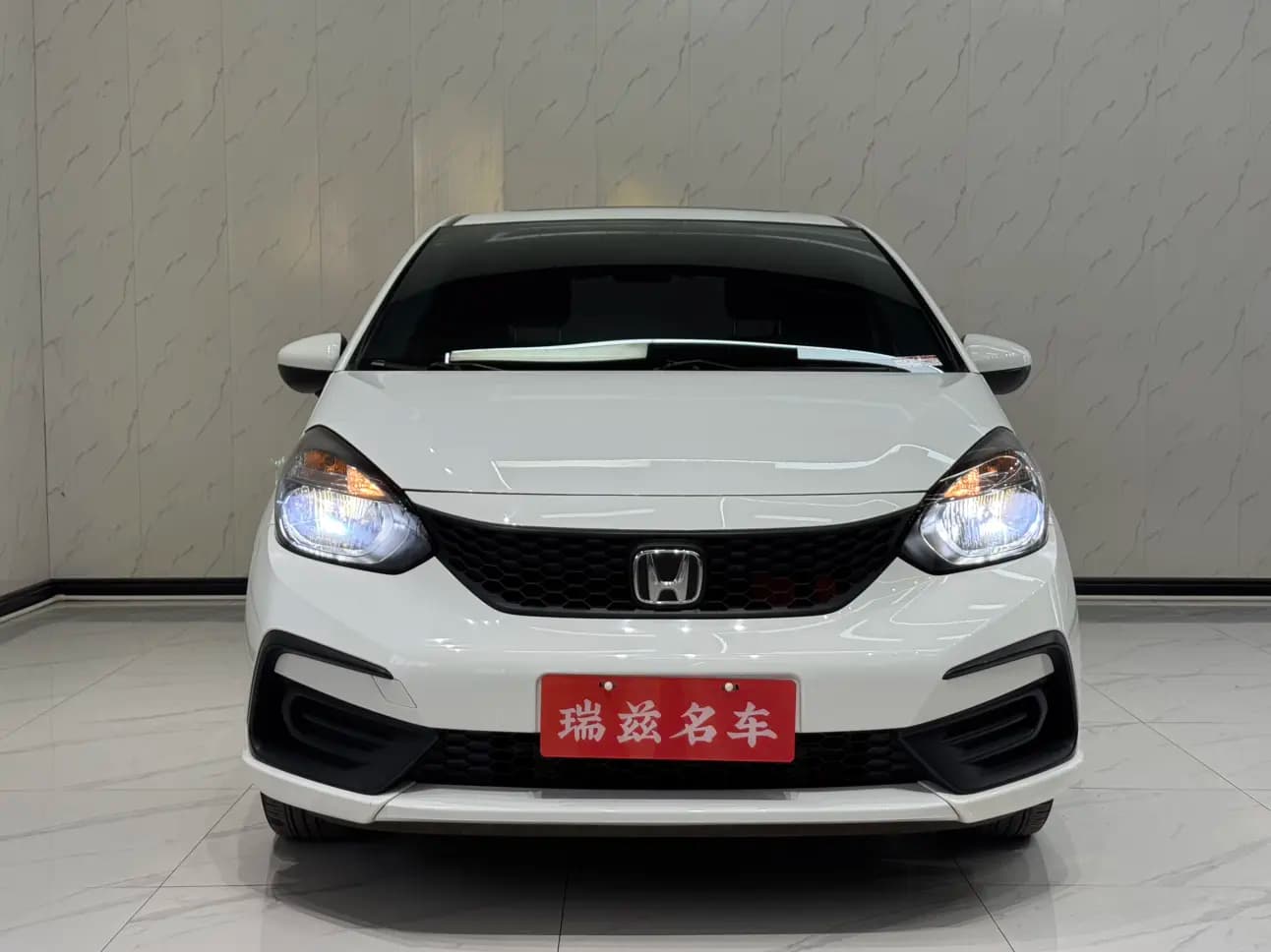 Honda Fit 2022 г. 18100 км. — фото 2