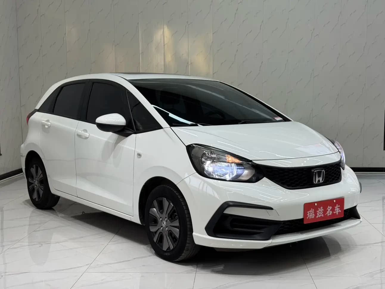 Honda Fit 2022 г. 18100 км. — фото 3