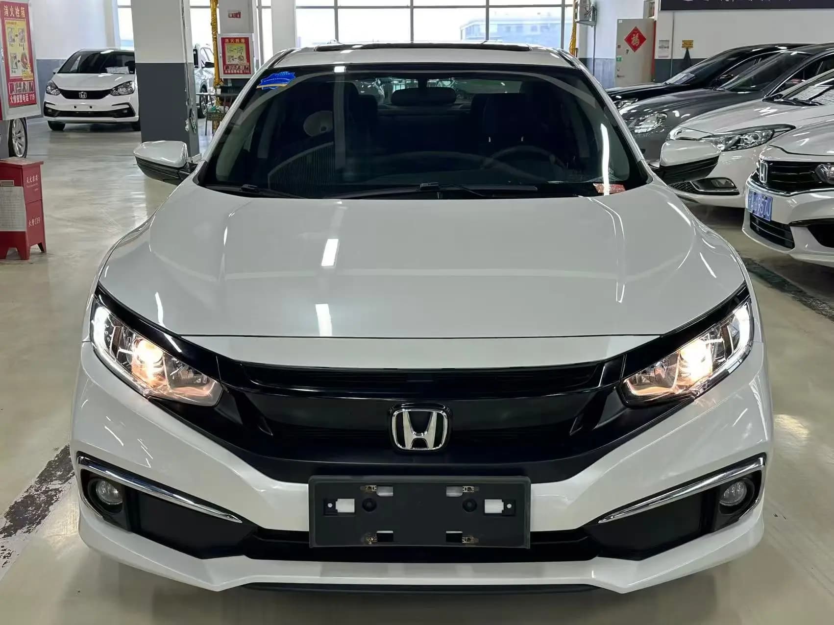 Honda Civic 2021 г. 50014 км. — фото 2